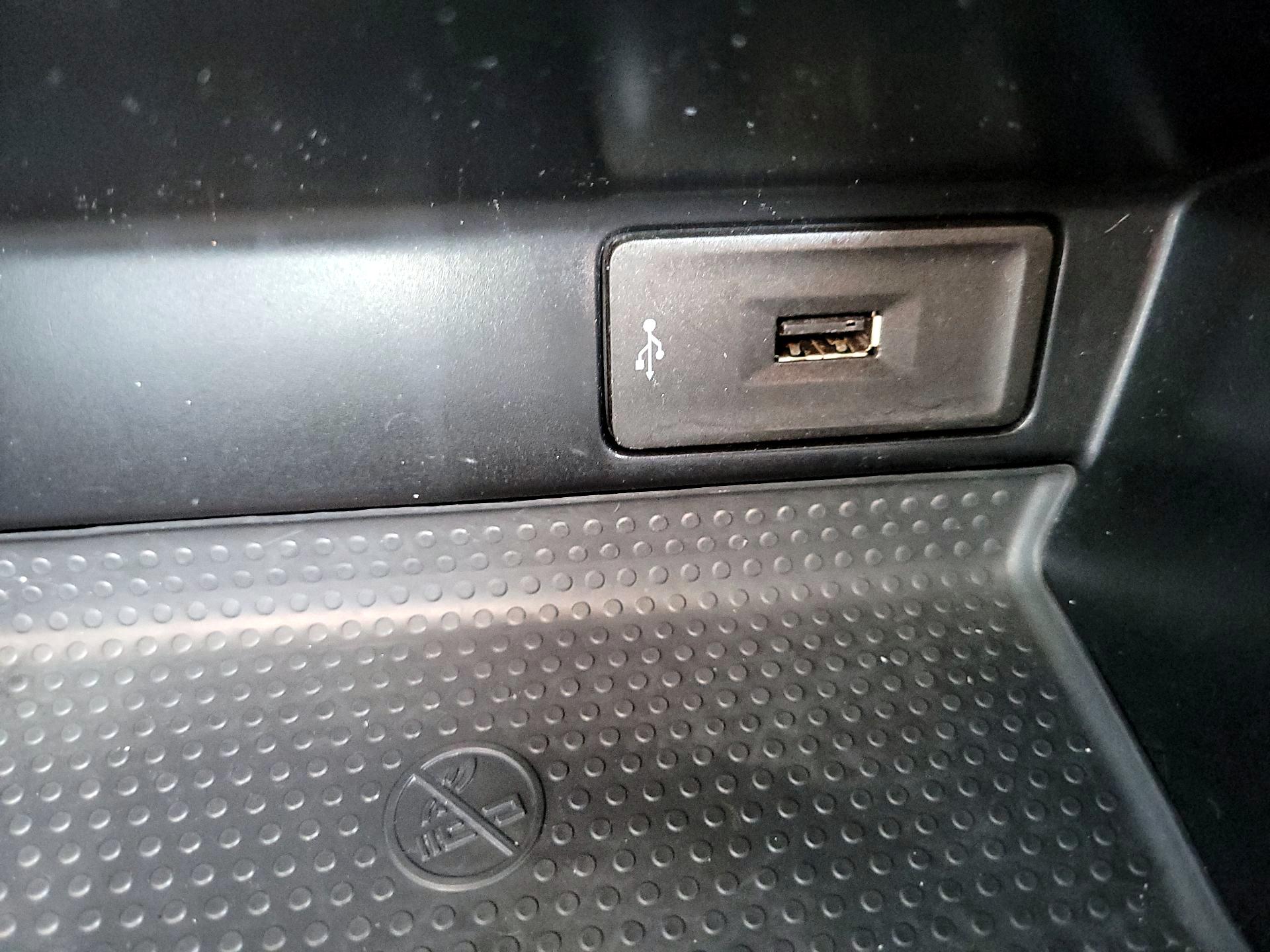 Thumbnail: 2018 Volkswagen Beetle - 18