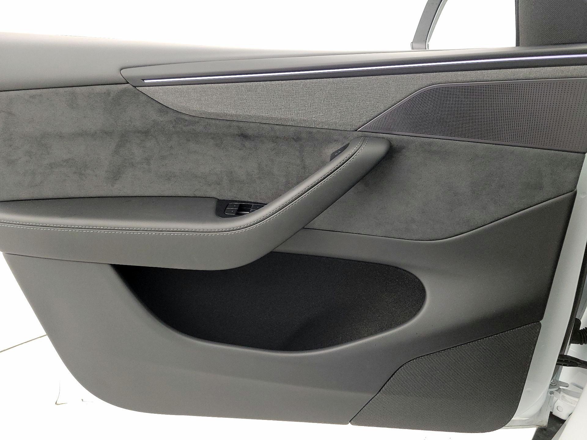 Thumbnail: 2026 Tesla Model Y - 12