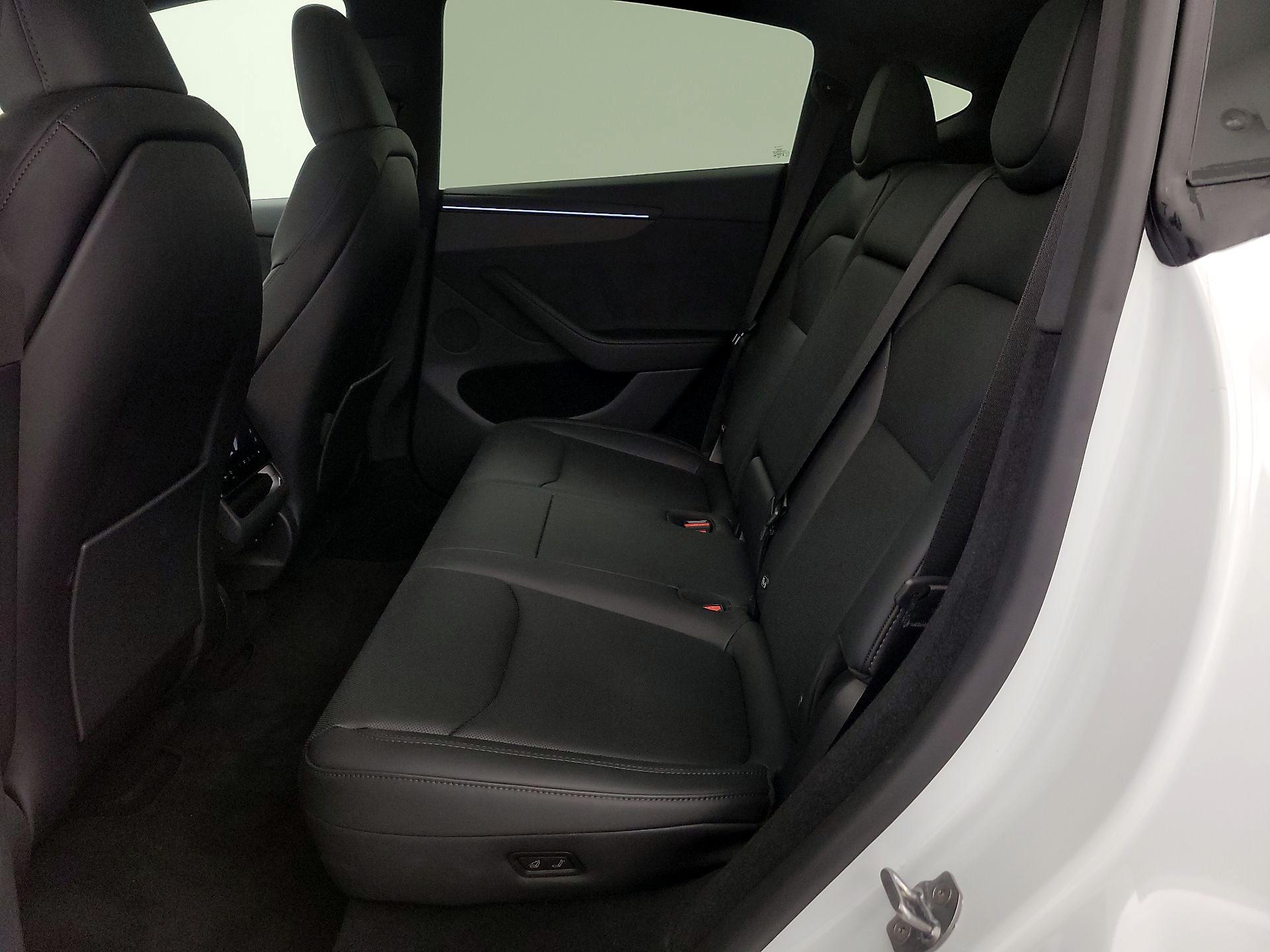 Thumbnail: 2026 Tesla Model Y - 19