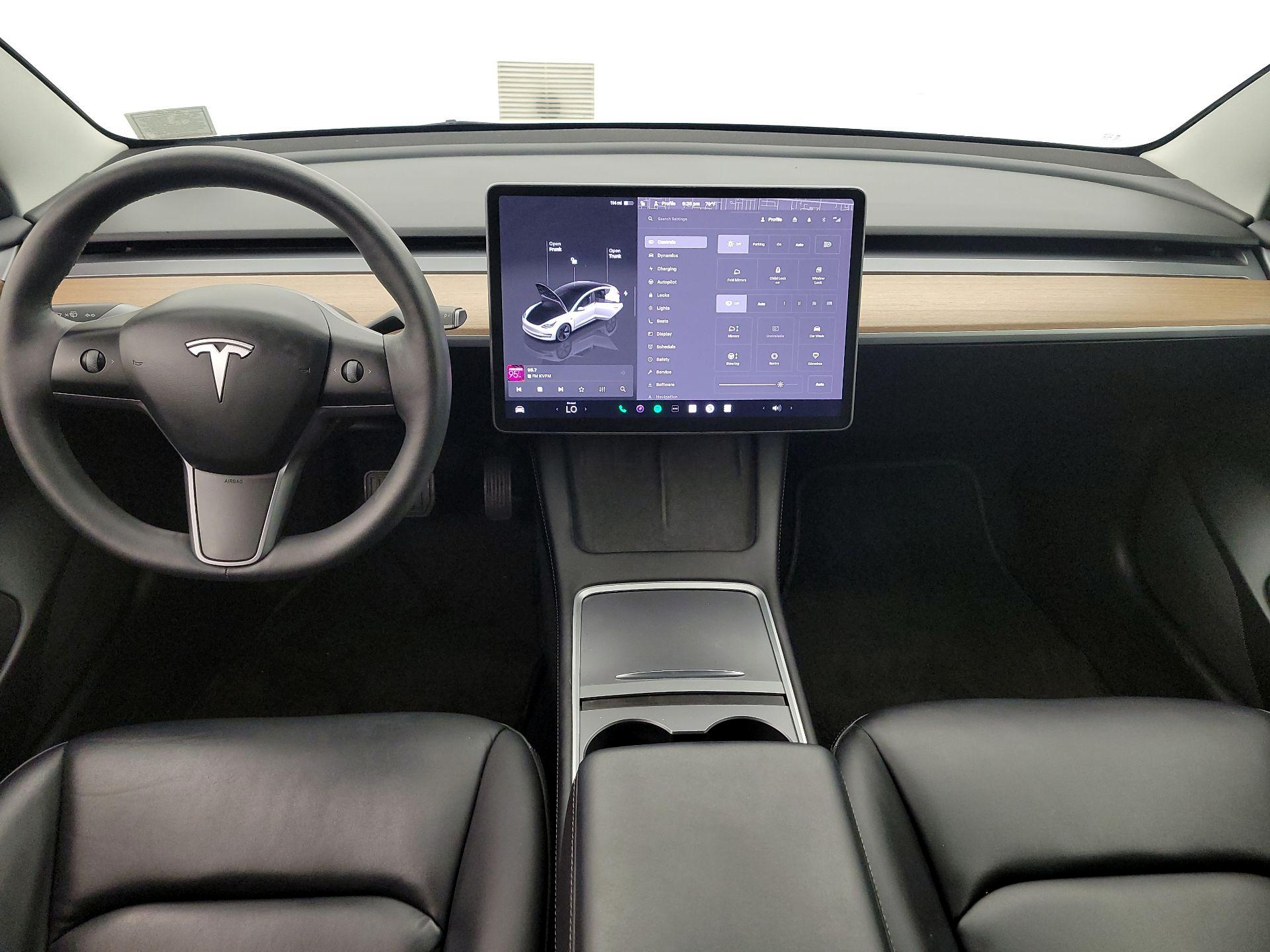 Thumbnail: 2022 Tesla Model 3 - 9