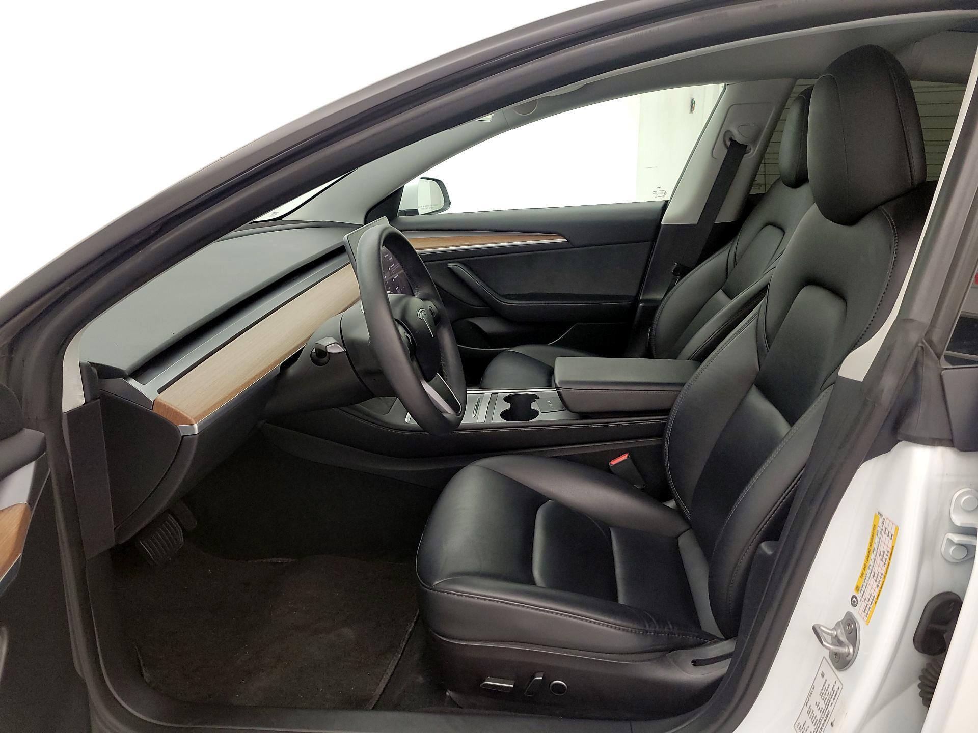 Thumbnail: 2022 Tesla Model 3 - 11