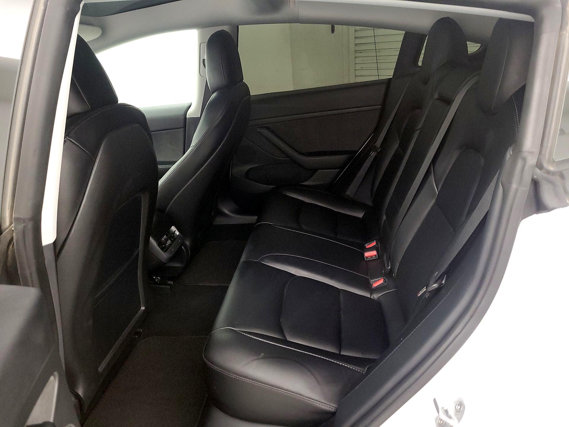 Thumbnail: 2022 Tesla Model 3 - 19