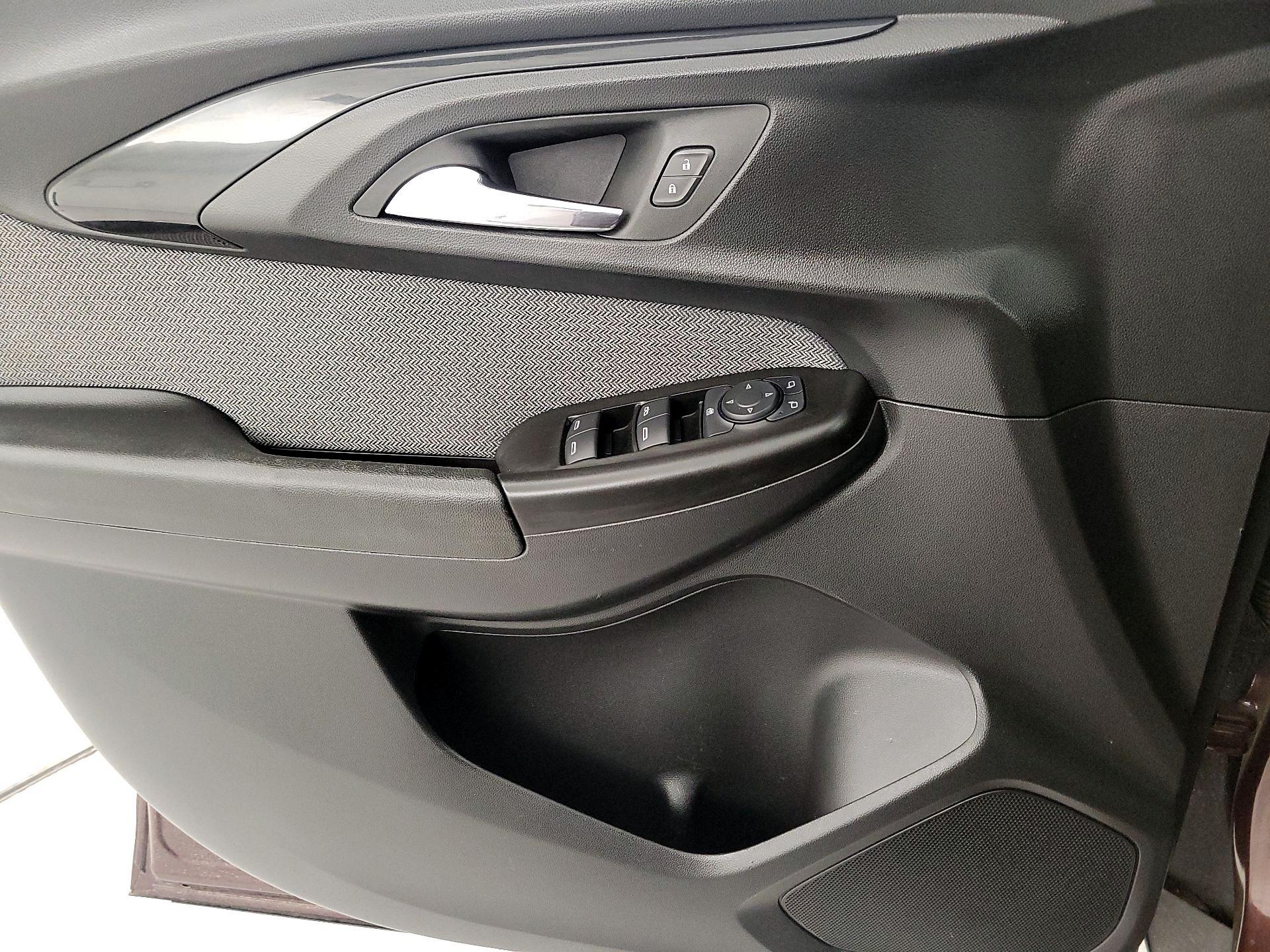 Thumbnail: 2023 Chevrolet TrailBlazer - 12