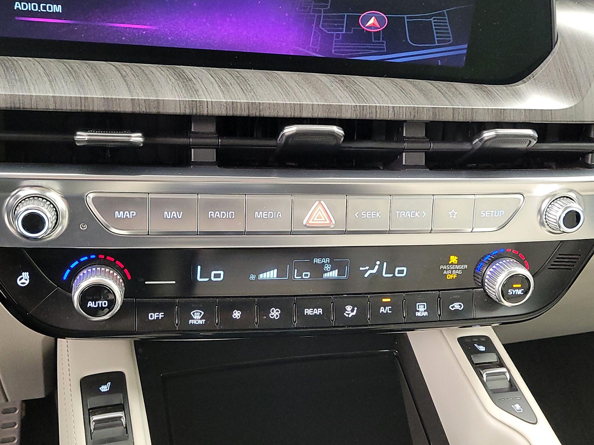 Thumbnail: 2023 Kia Telluride - 17