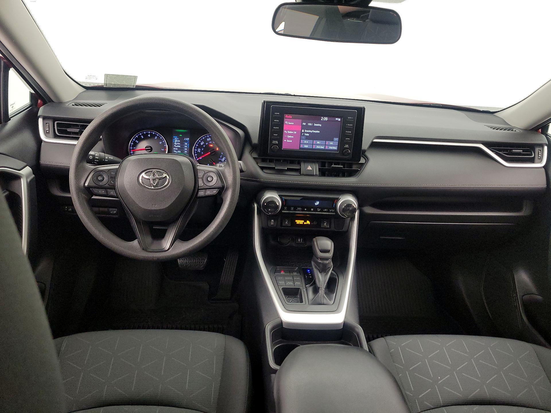 Thumbnail: 2019 Toyota RAV4 - 9