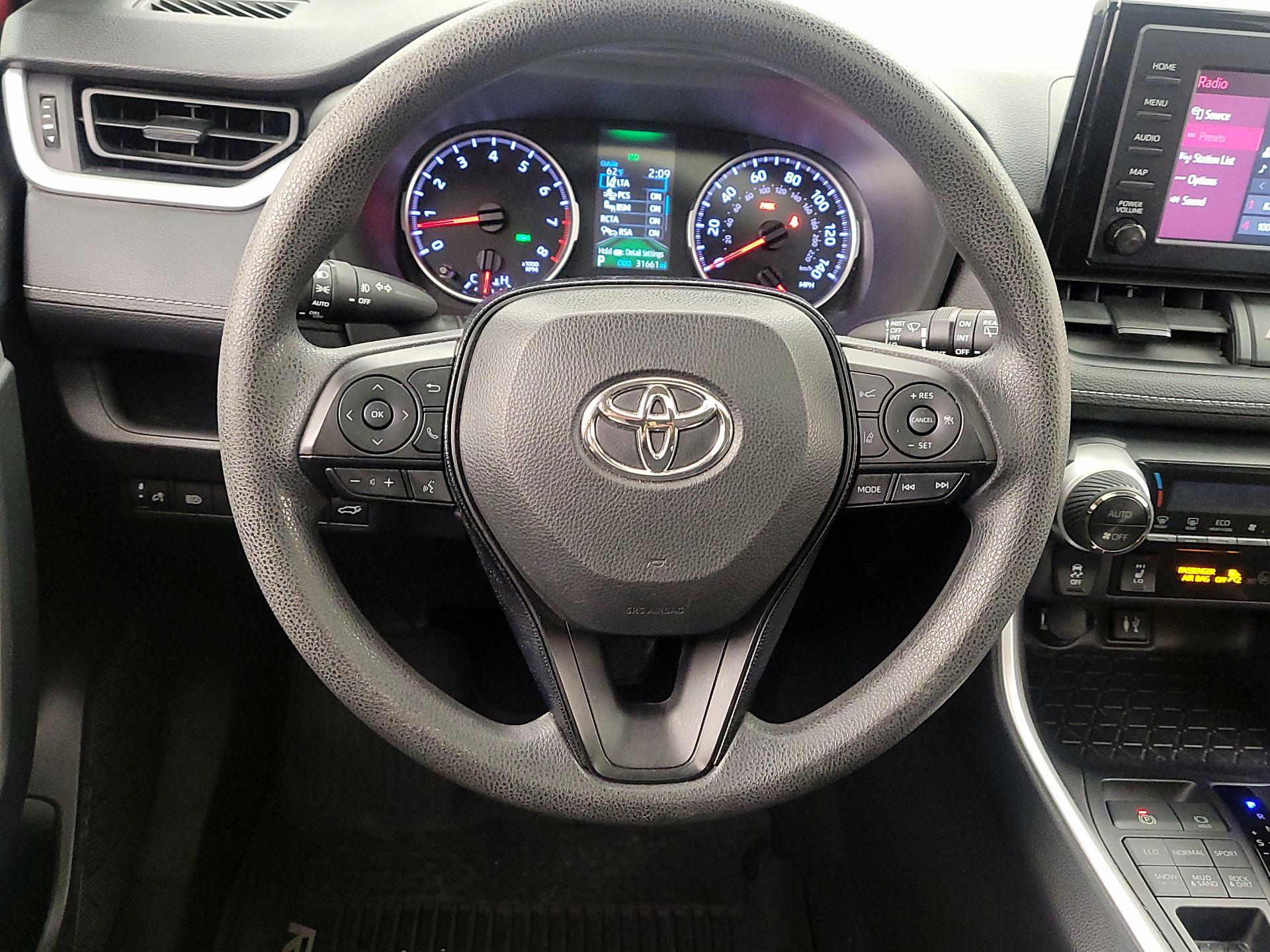 Thumbnail: 2019 Toyota RAV4 - 10