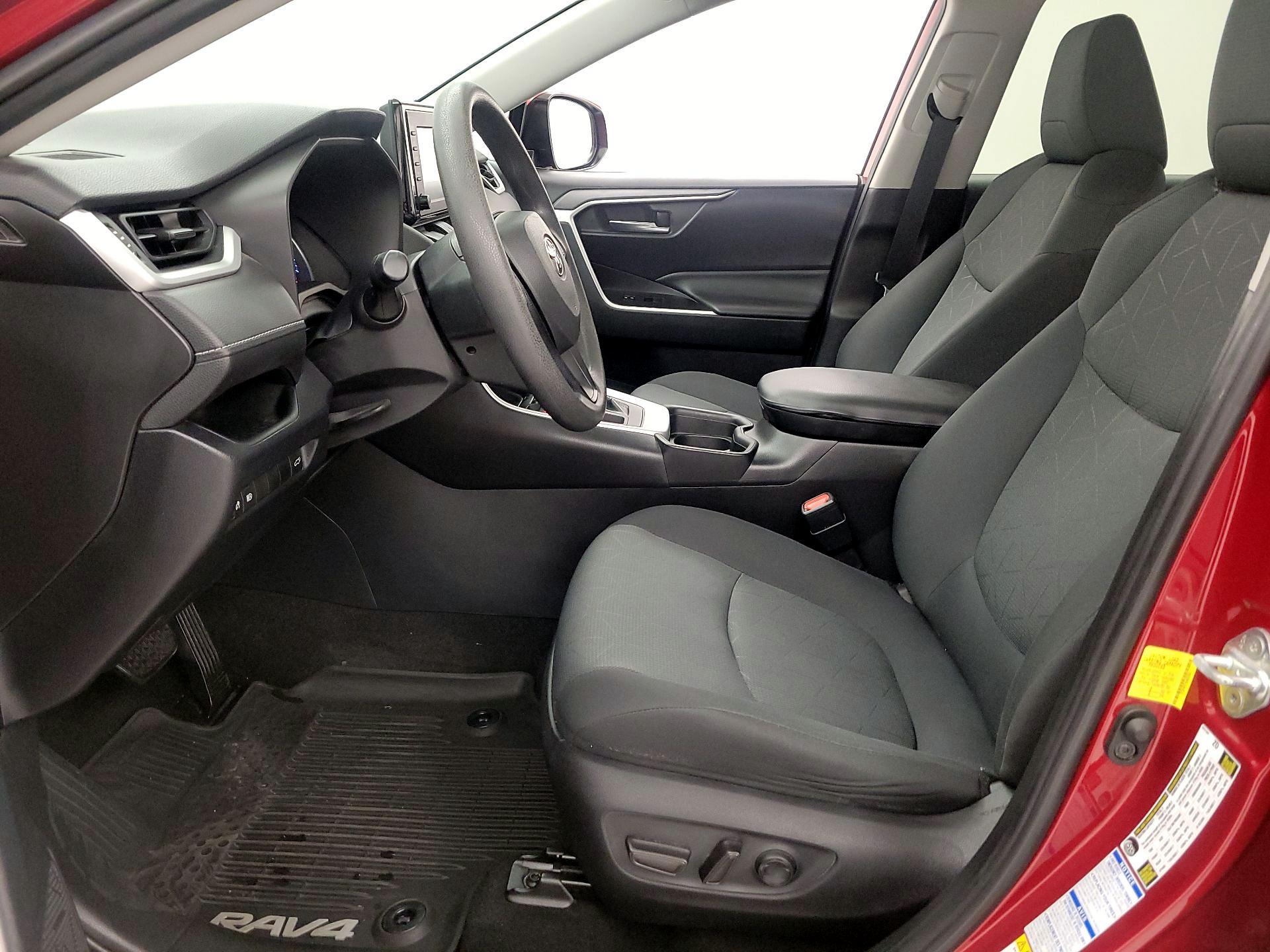 Thumbnail: 2019 Toyota RAV4 - 11