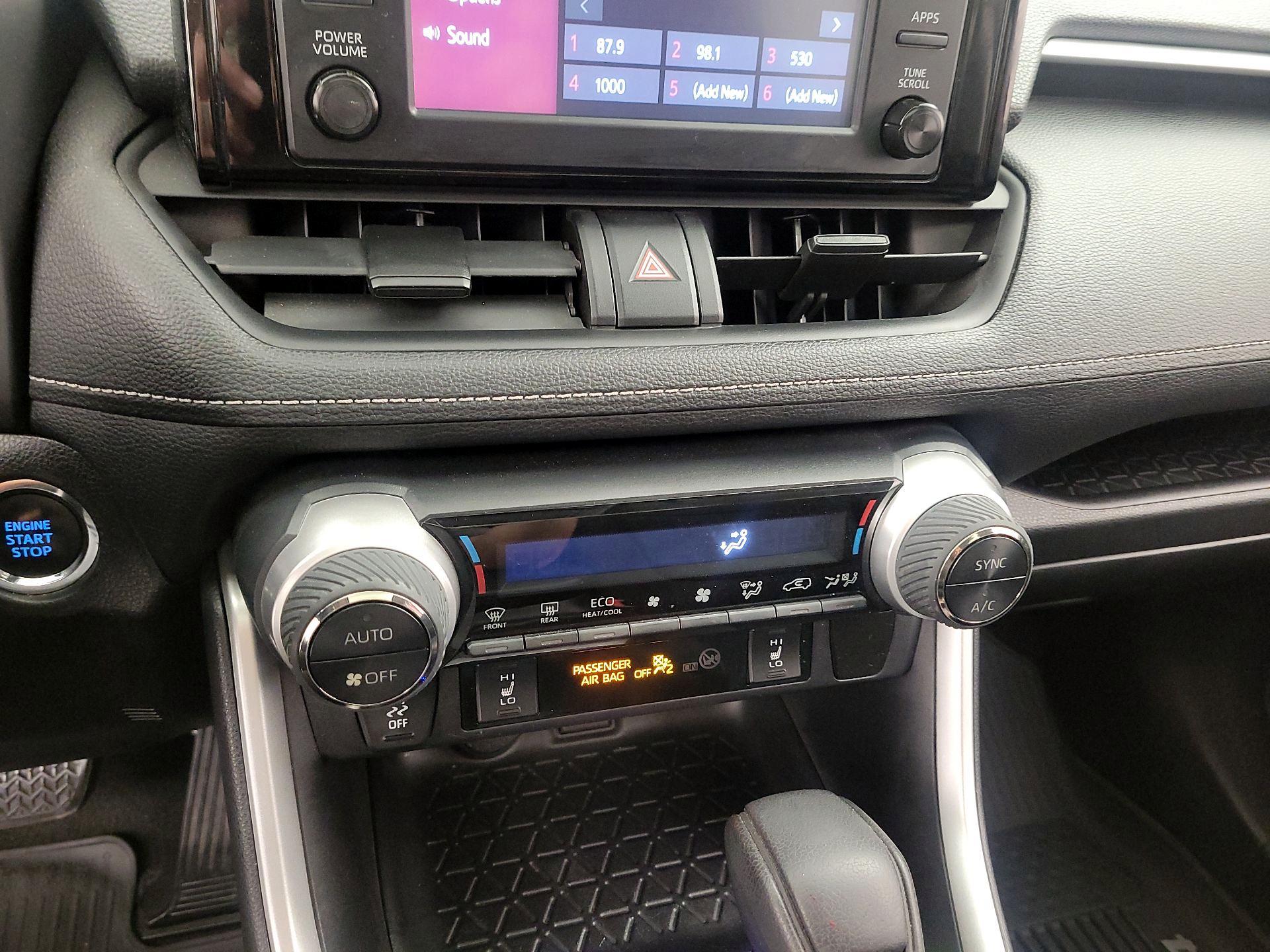 Thumbnail: 2019 Toyota RAV4 - 16