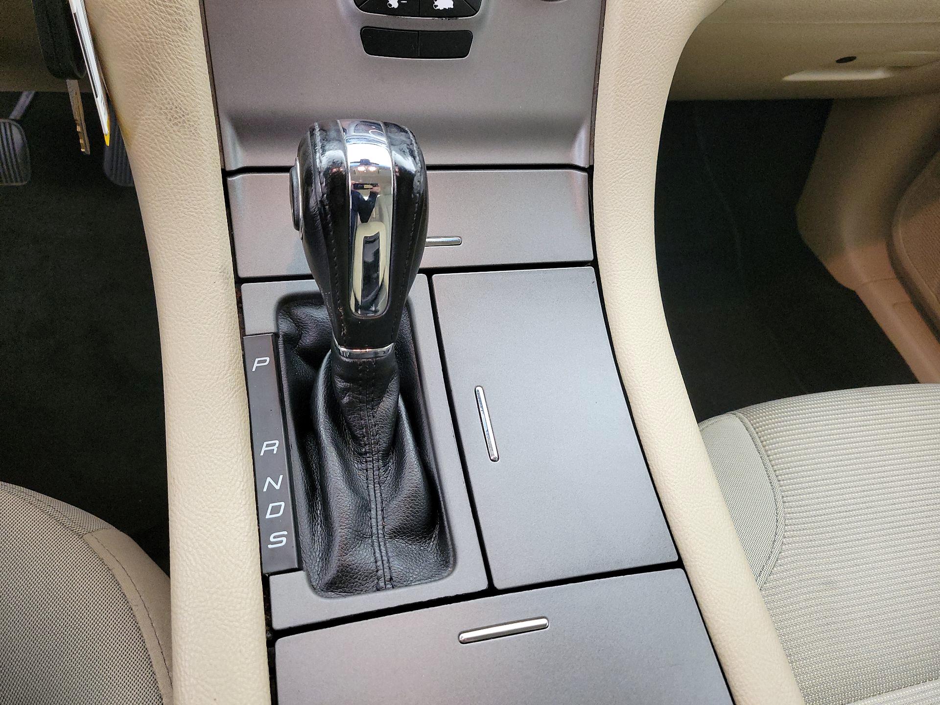 Thumbnail: 2016 Ford Taurus - 17