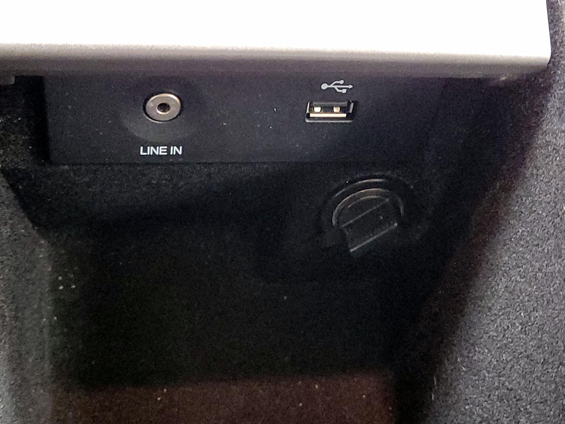 Thumbnail: 2016 Ford Taurus - 18