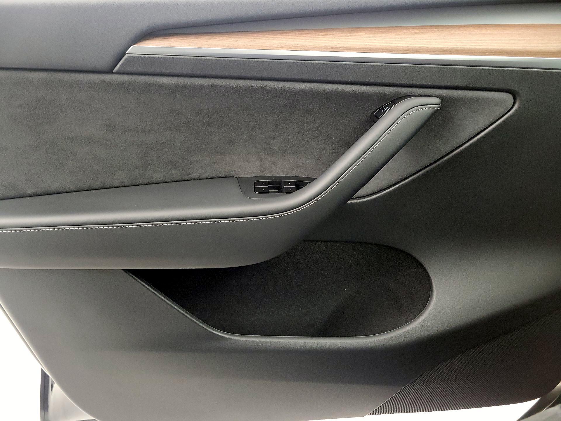 Thumbnail: 2025 Tesla Model Y - 12