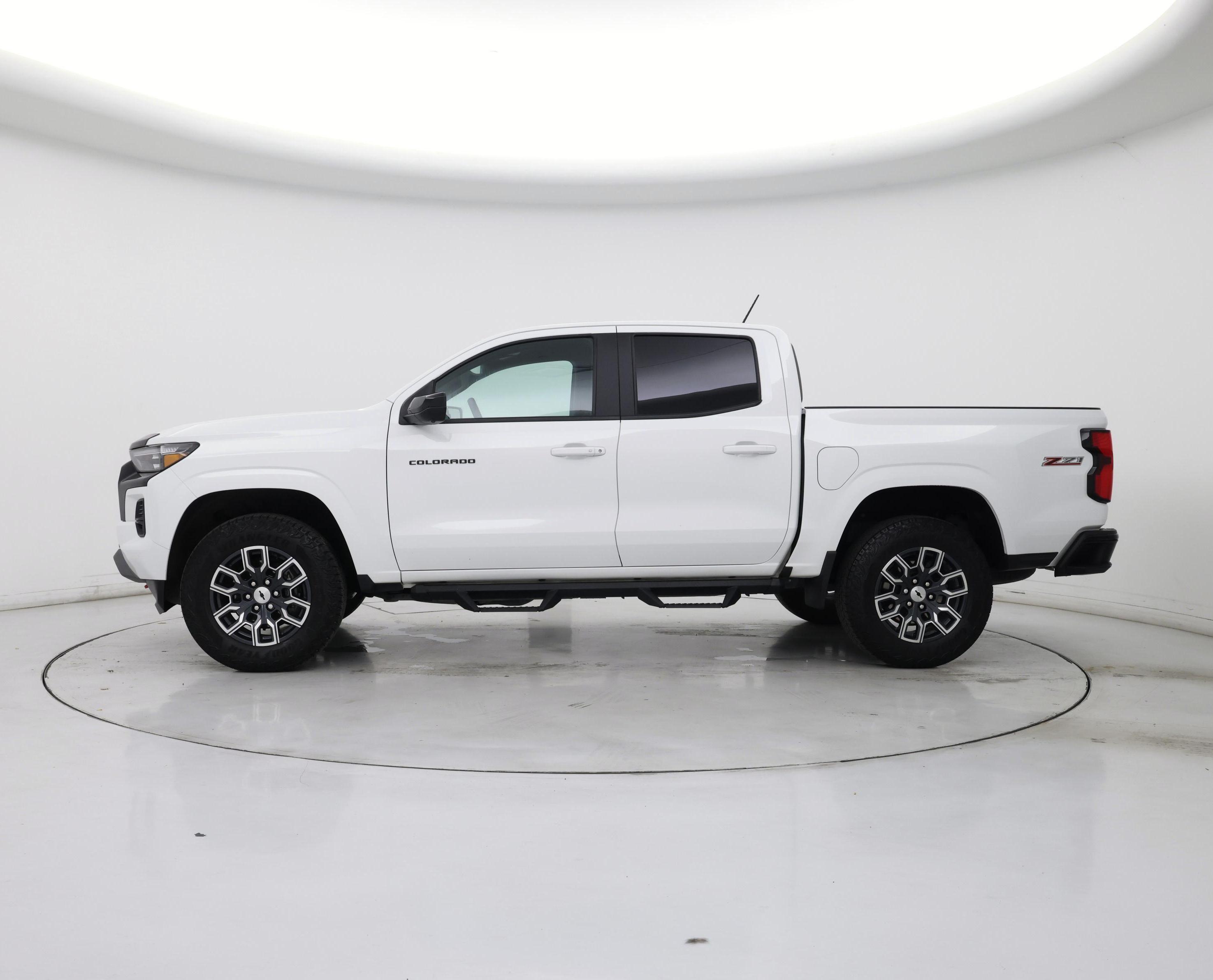 Thumbnail: 2024 Chevrolet Colorado - 3