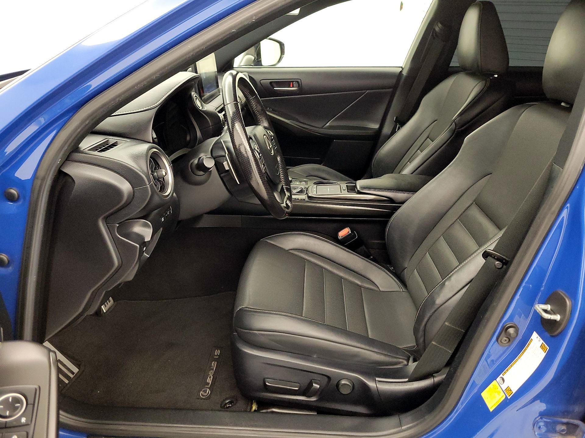 Thumbnail: 2021 Lexus IS - 11