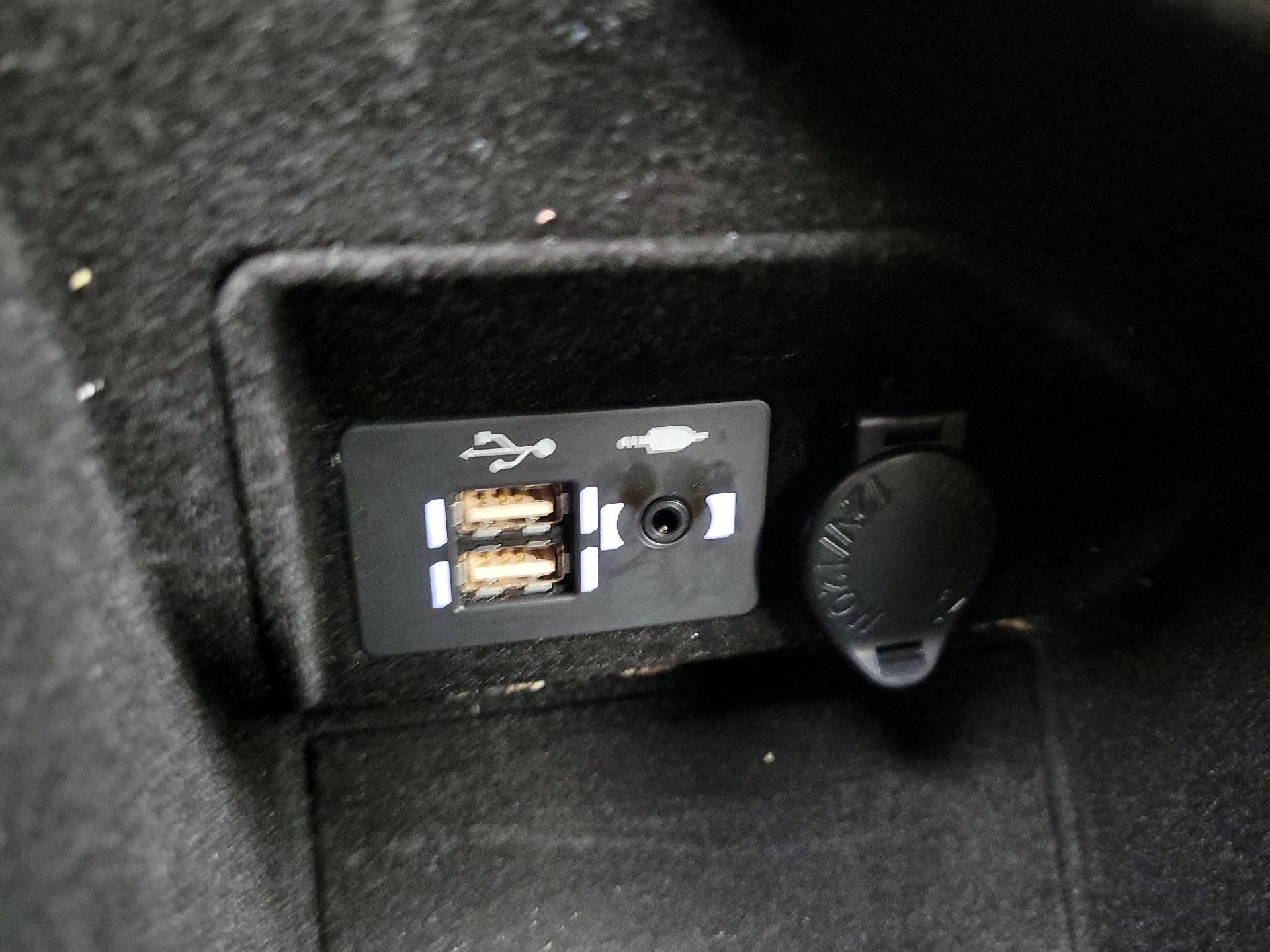 Thumbnail: 2021 Lexus IS - 18