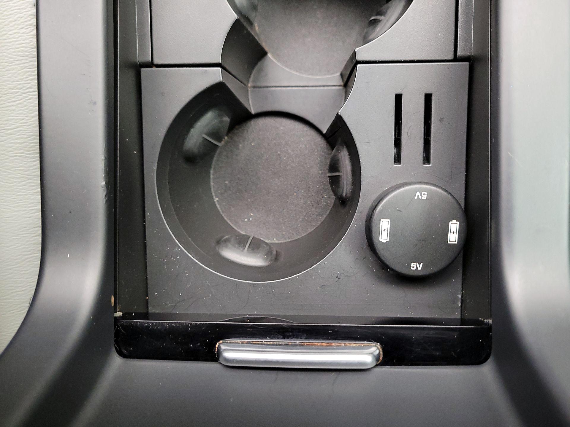 Thumbnail: 2019 Land Rover Discovery Sport - 18