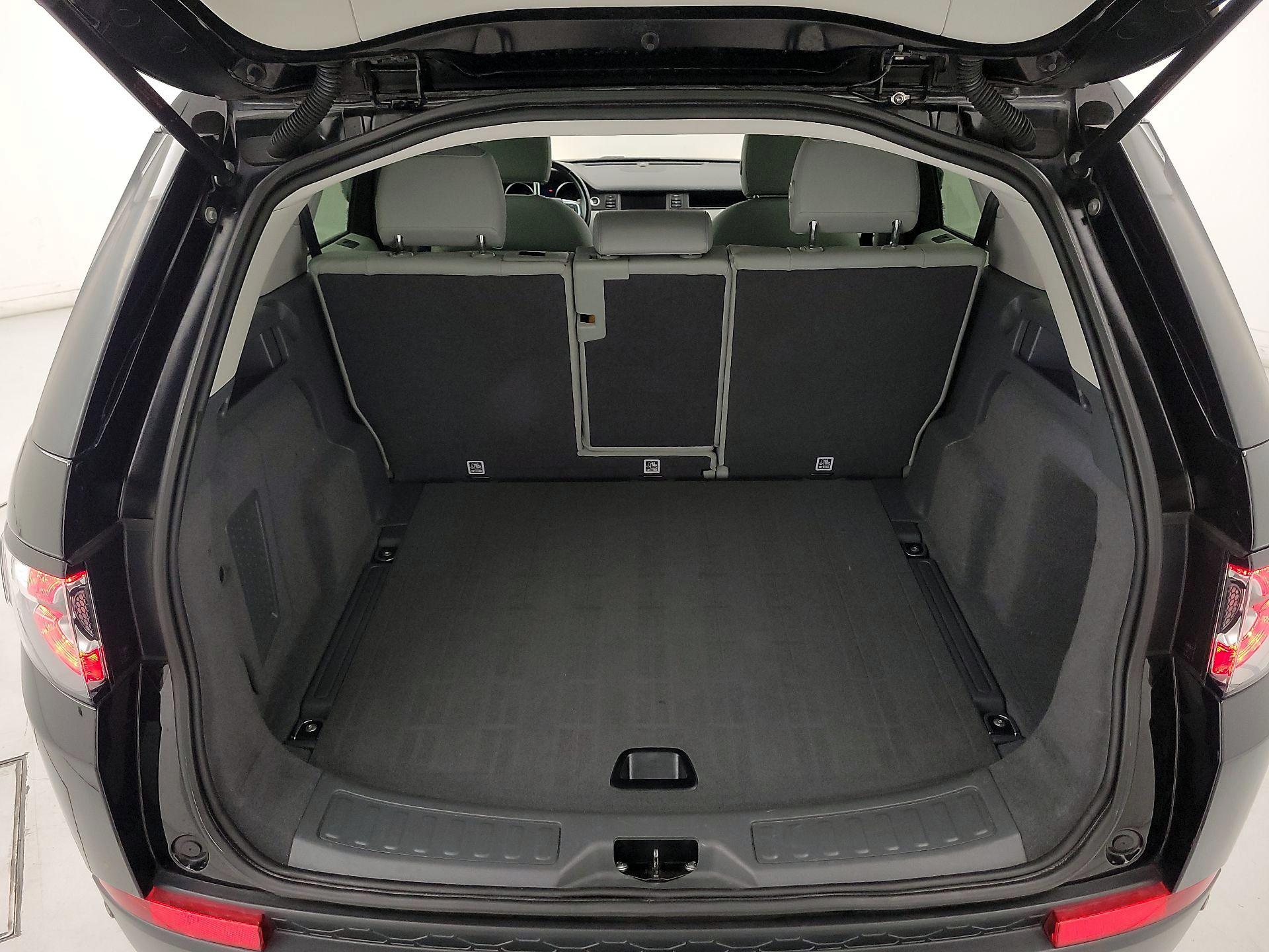Thumbnail: 2019 Land Rover Discovery Sport - 20