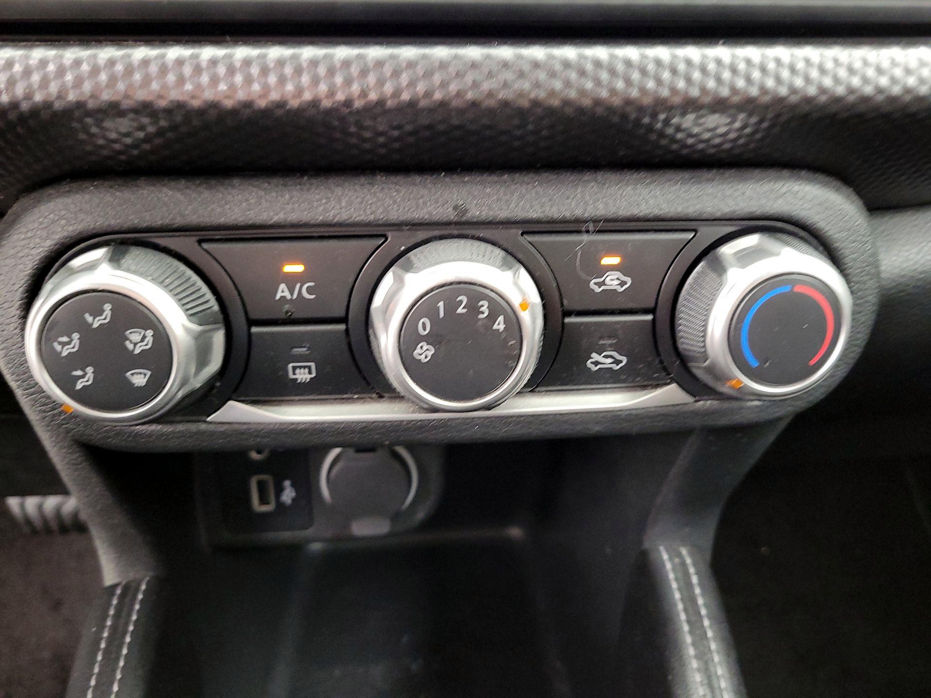 Thumbnail: 2019 Nissan Kicks - 15