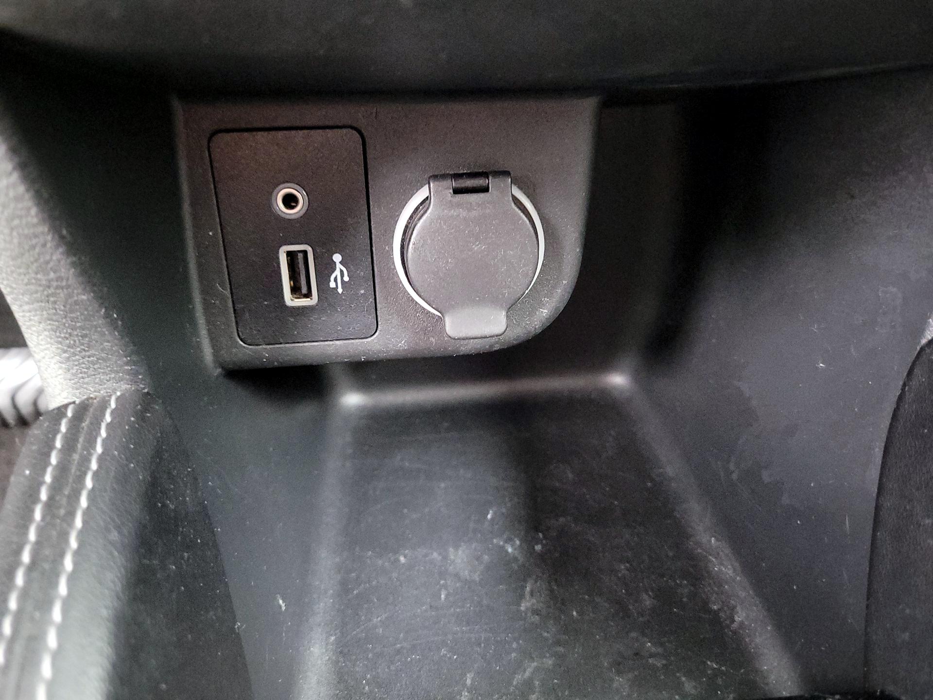 Thumbnail: 2019 Nissan Kicks - 17