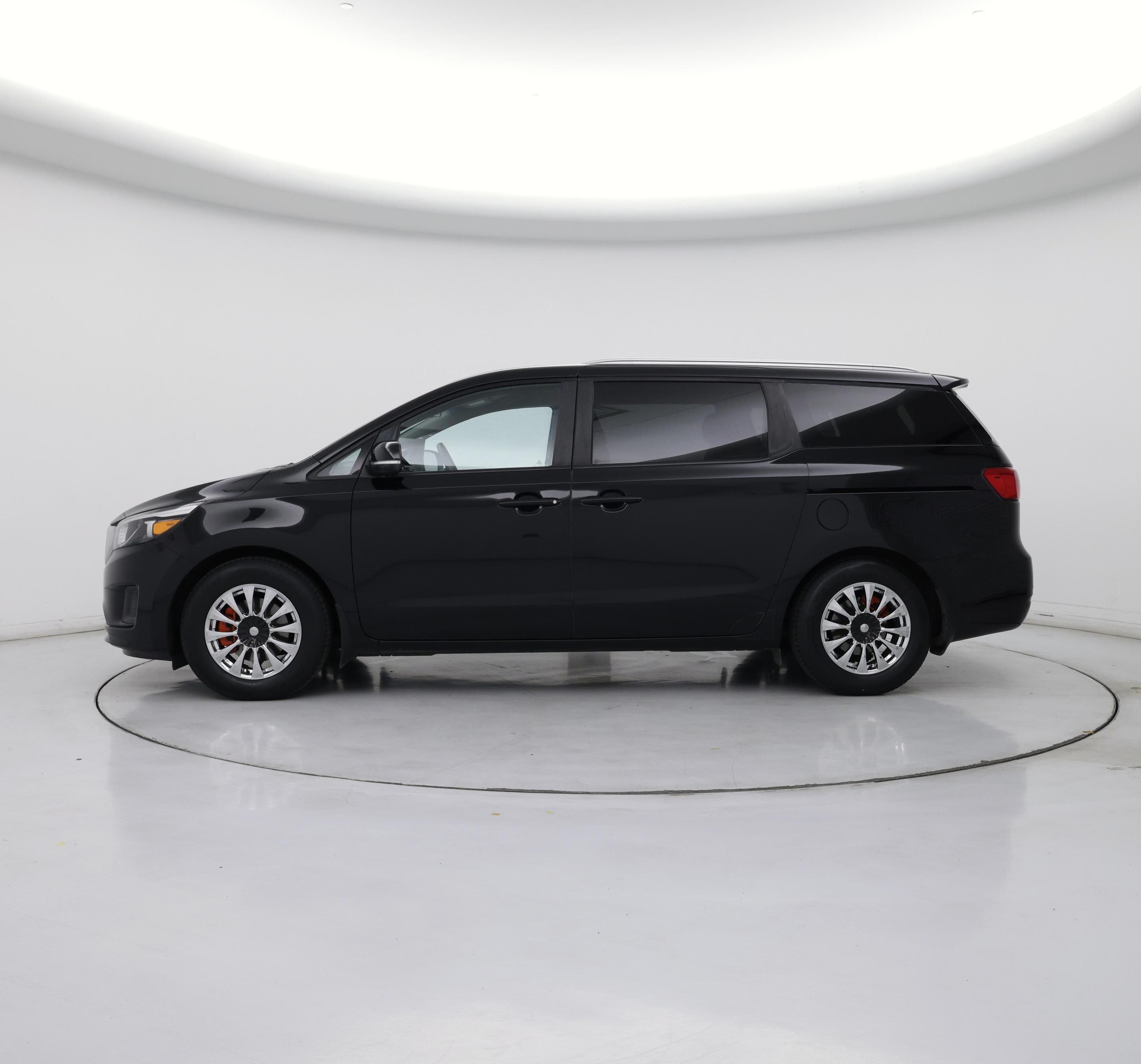 Thumbnail: 2016 Kia Sedona - 3