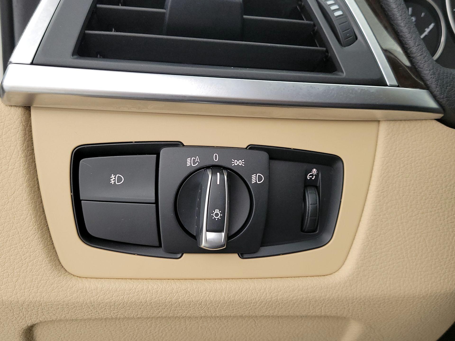 Thumbnail: 2017 BMW 3 Series - 13