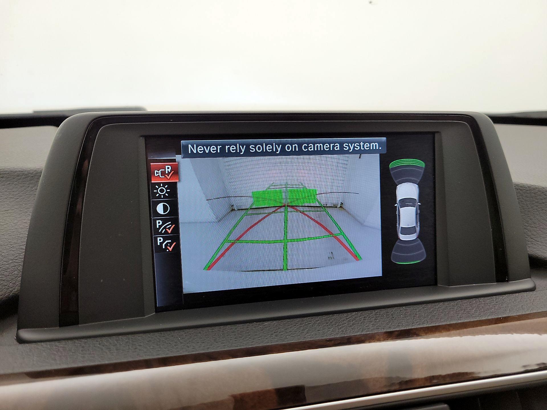 Thumbnail: 2017 BMW 3 Series - 14