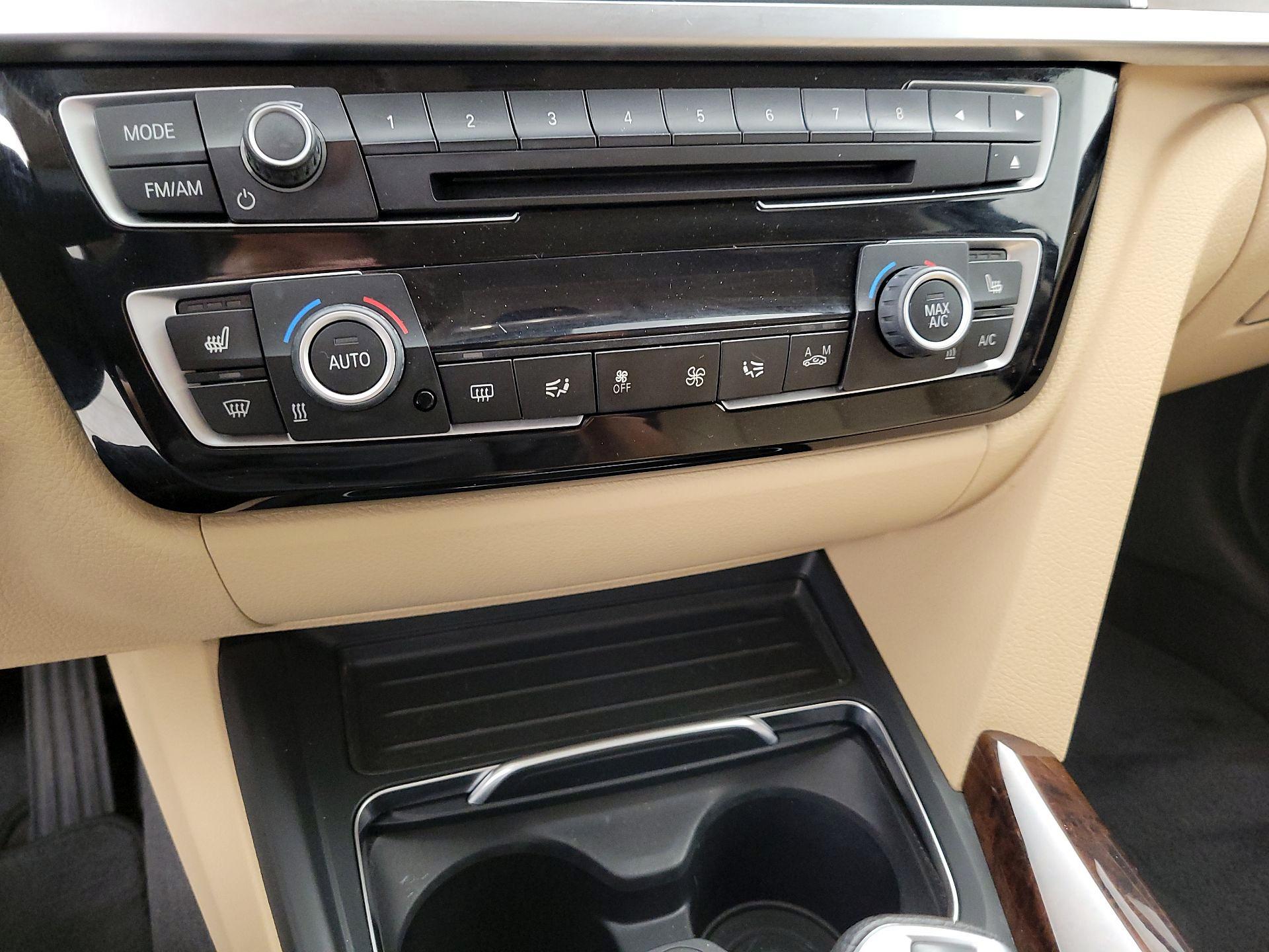 Thumbnail: 2017 BMW 3 Series - 16