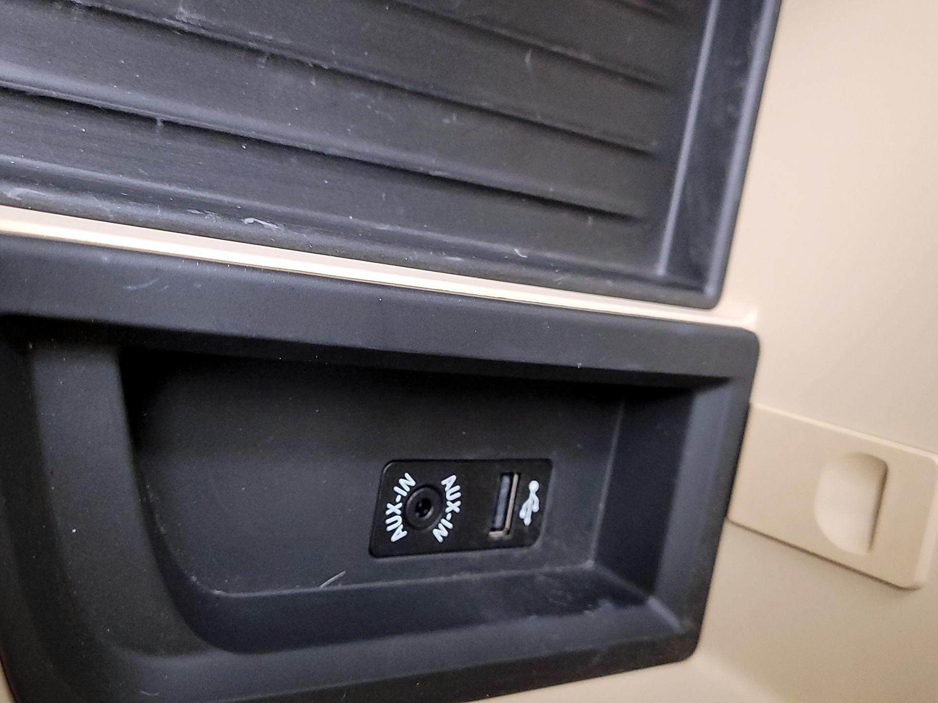 Thumbnail: 2017 BMW 3 Series - 18