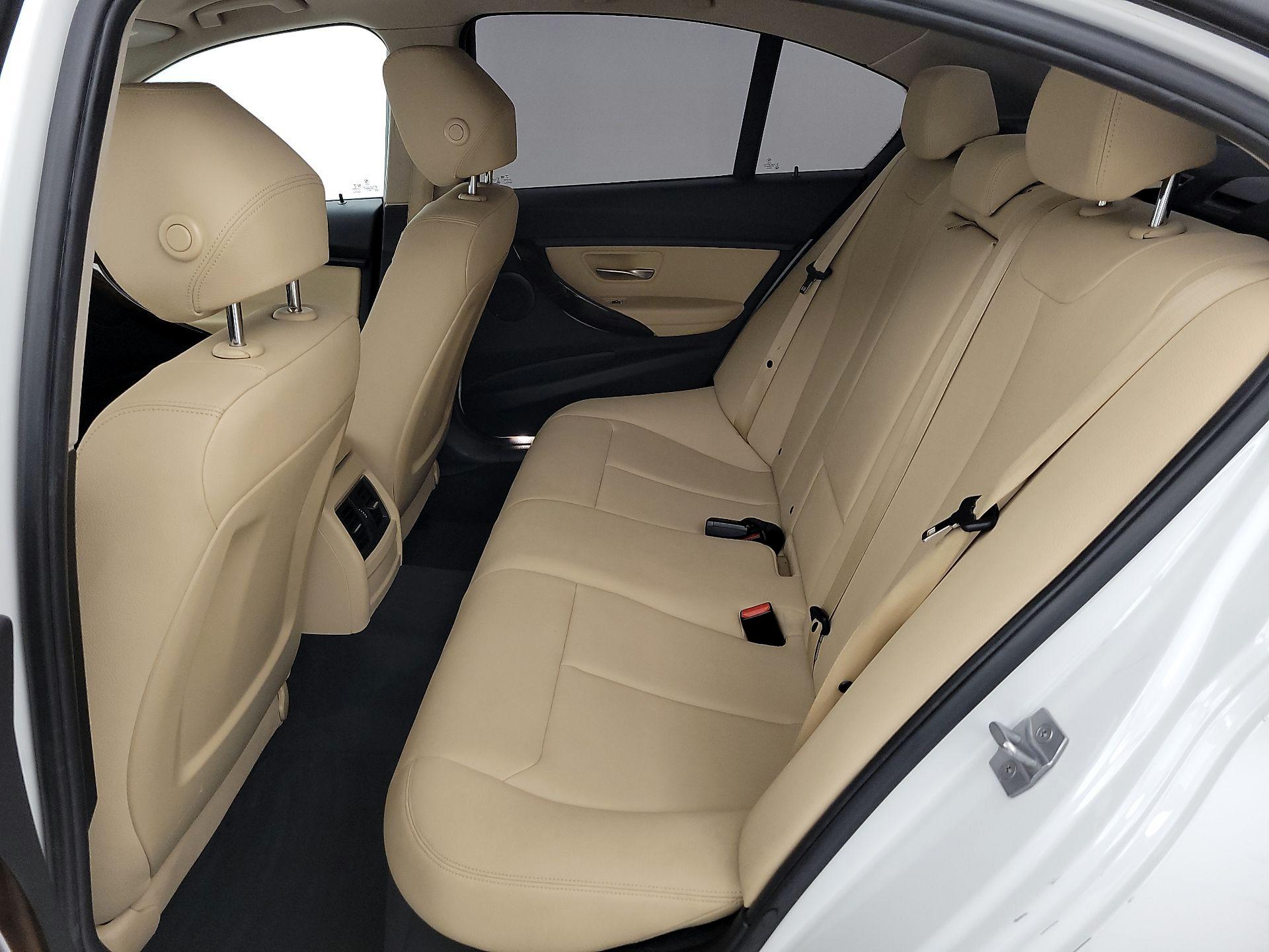 Thumbnail: 2017 BMW 3 Series - 19