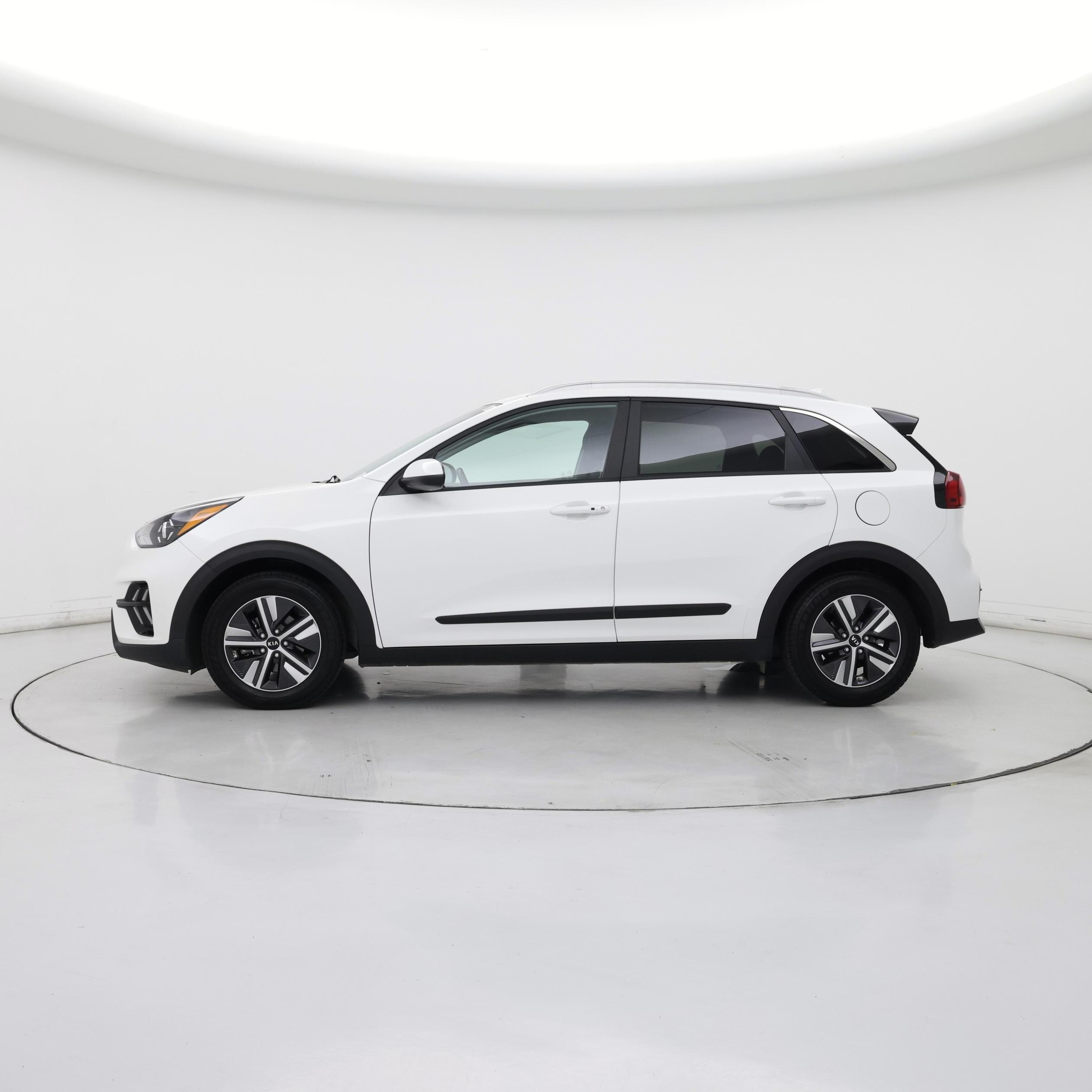Thumbnail: 2020 Kia Niro - 3