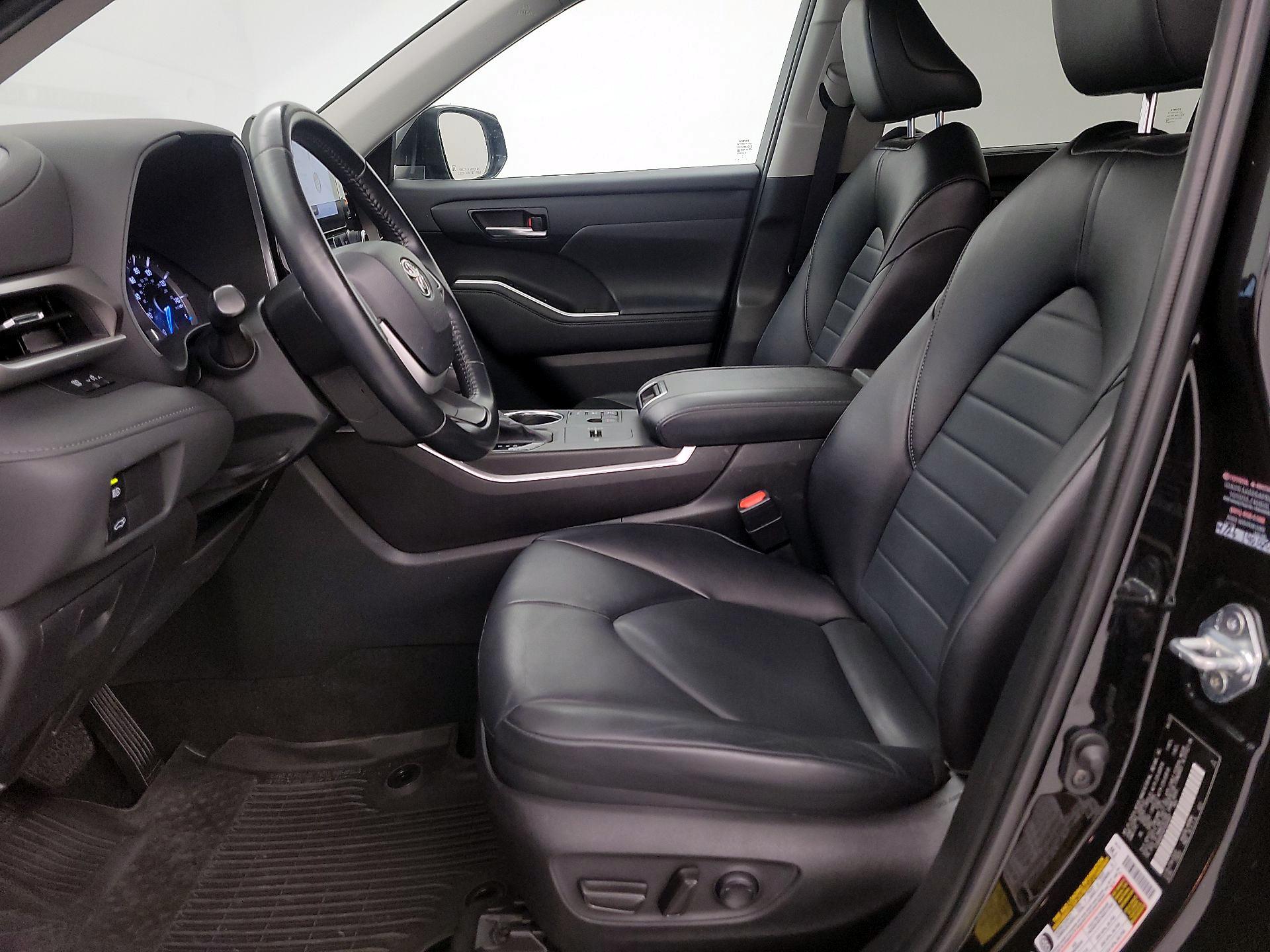 Thumbnail: 2023 Toyota Highlander - 11