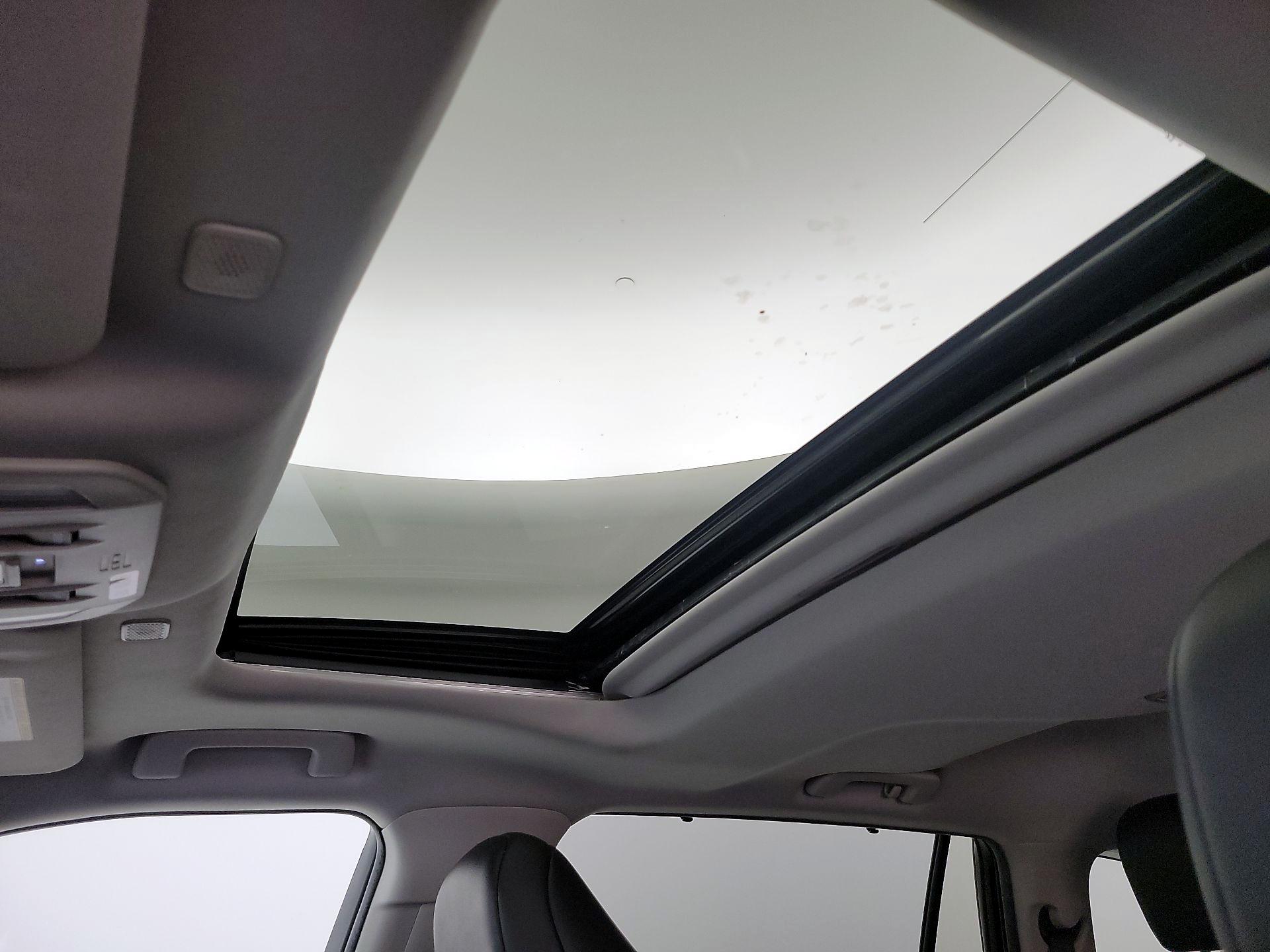 Thumbnail: 2023 Toyota Highlander - 19