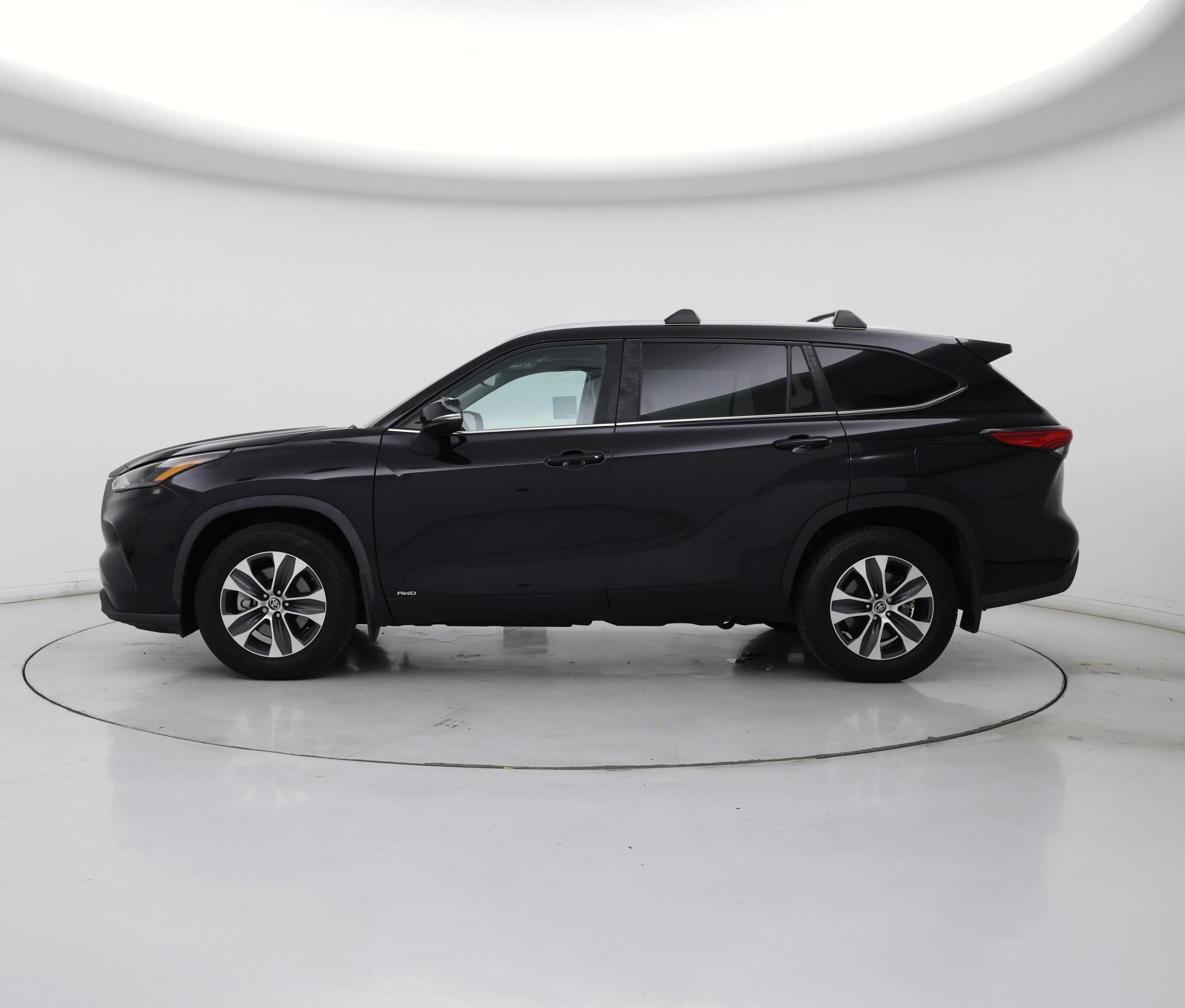 Thumbnail: 2023 Toyota Highlander - 3