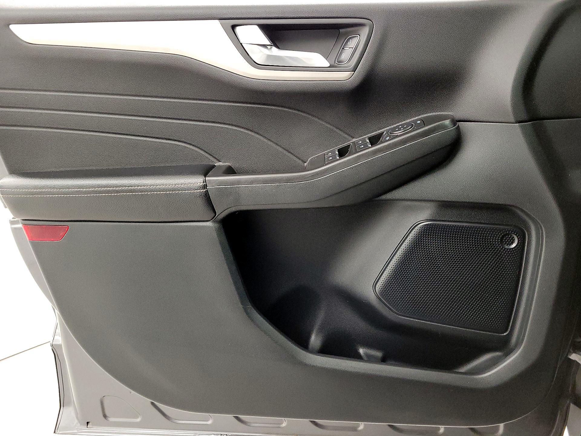 Thumbnail: 2021 Ford Escape - 12