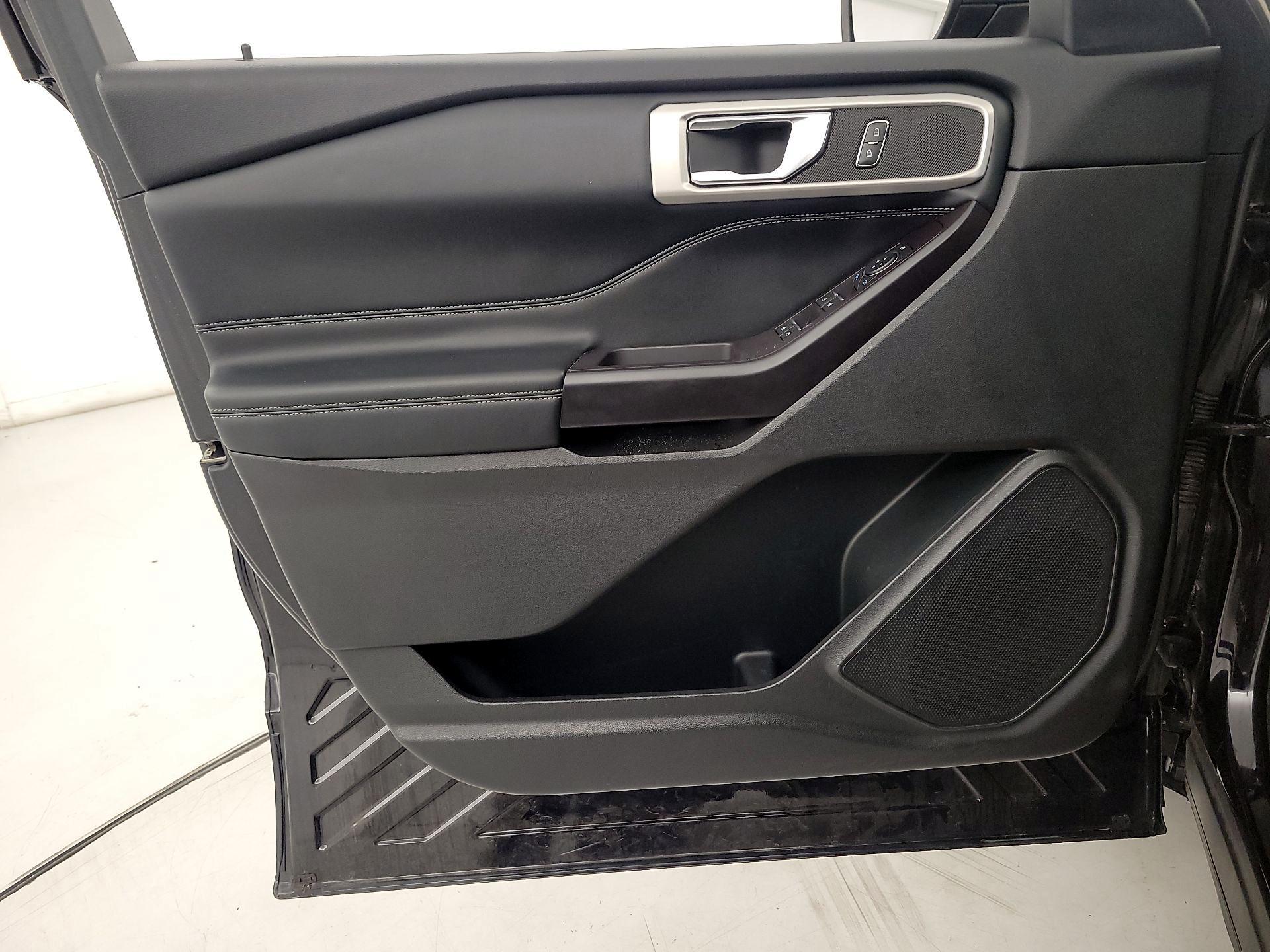 Thumbnail: 2020 Ford Explorer - 12