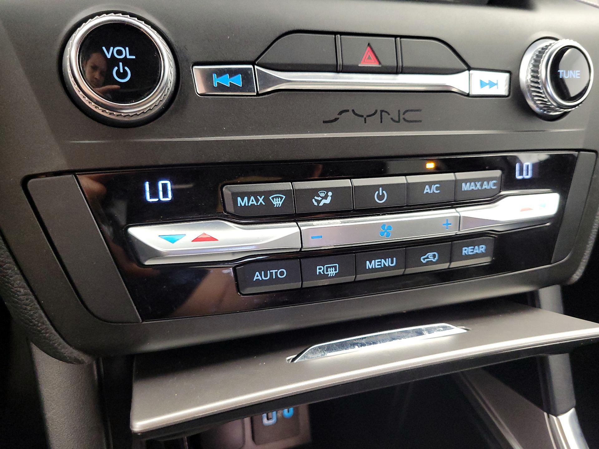 Thumbnail: 2020 Ford Explorer - 15