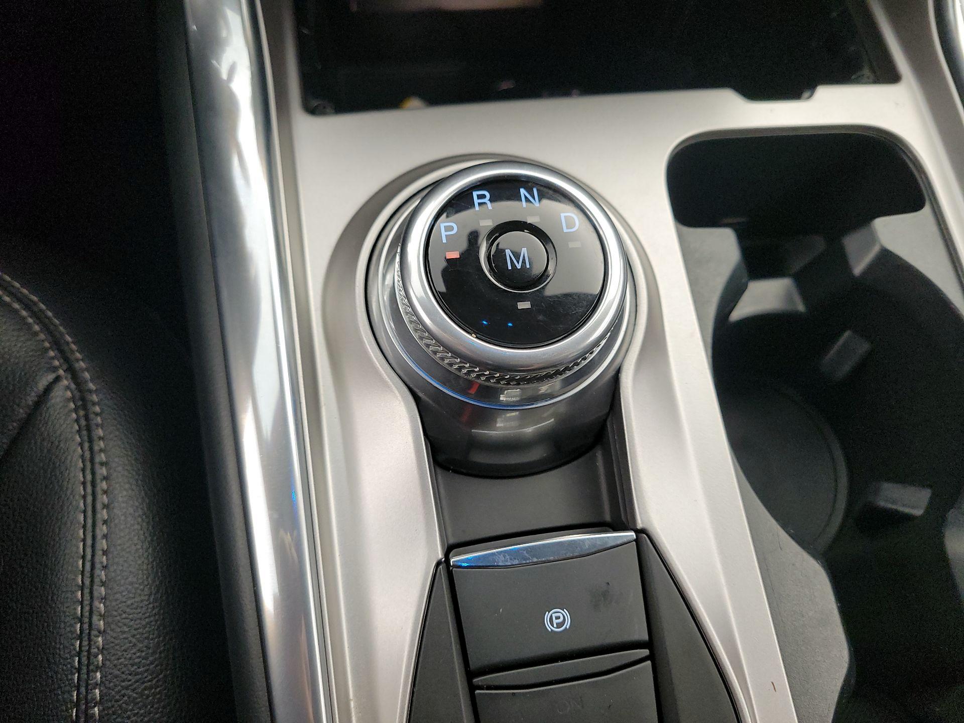 Thumbnail: 2020 Ford Explorer - 16