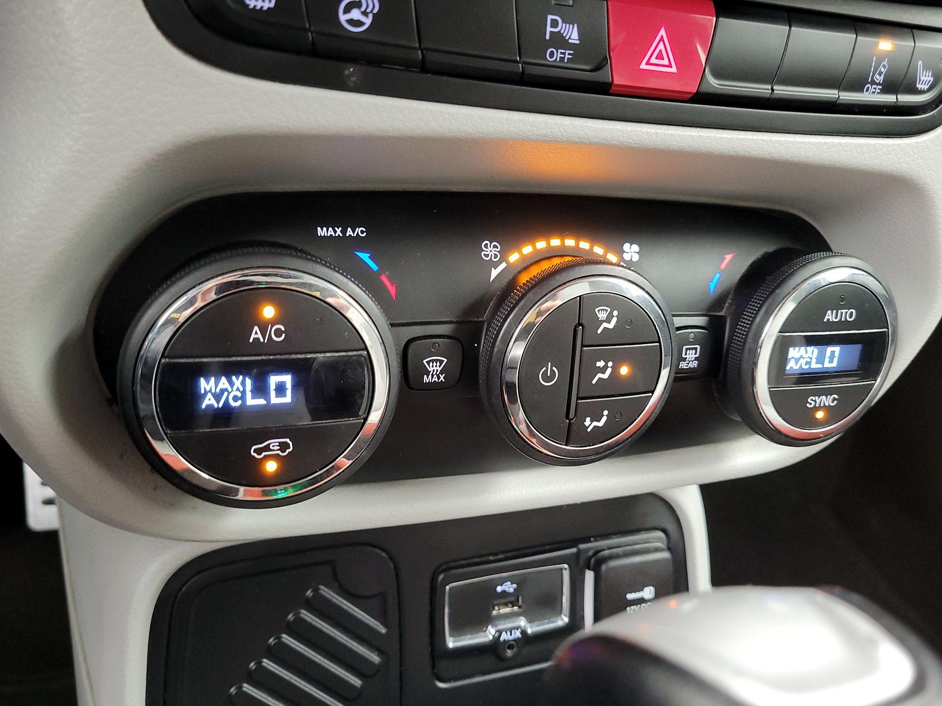 Thumbnail: 2015 Jeep Renegade - 16