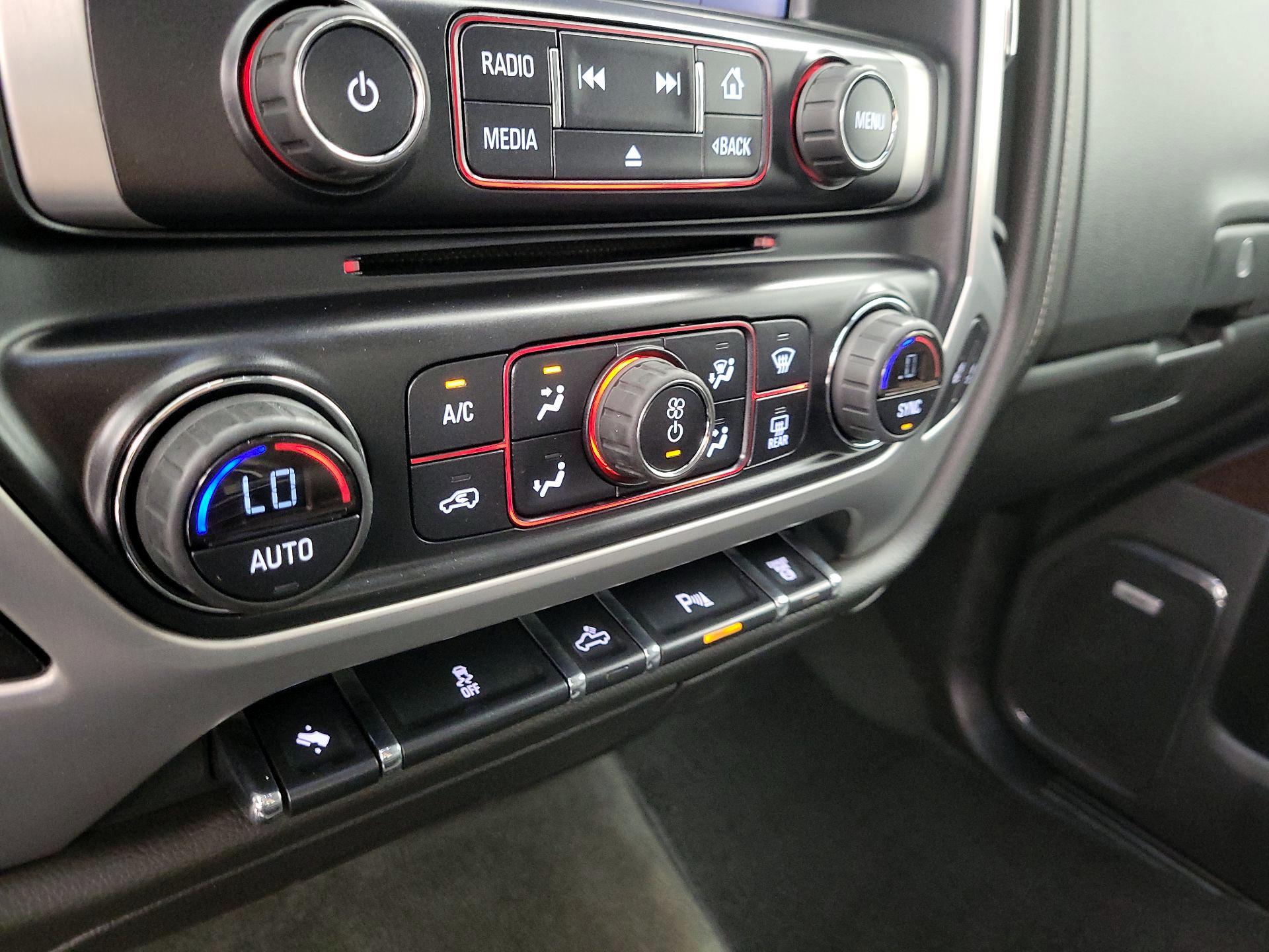 Thumbnail: 2015 GMC Sierra 2500 - 17