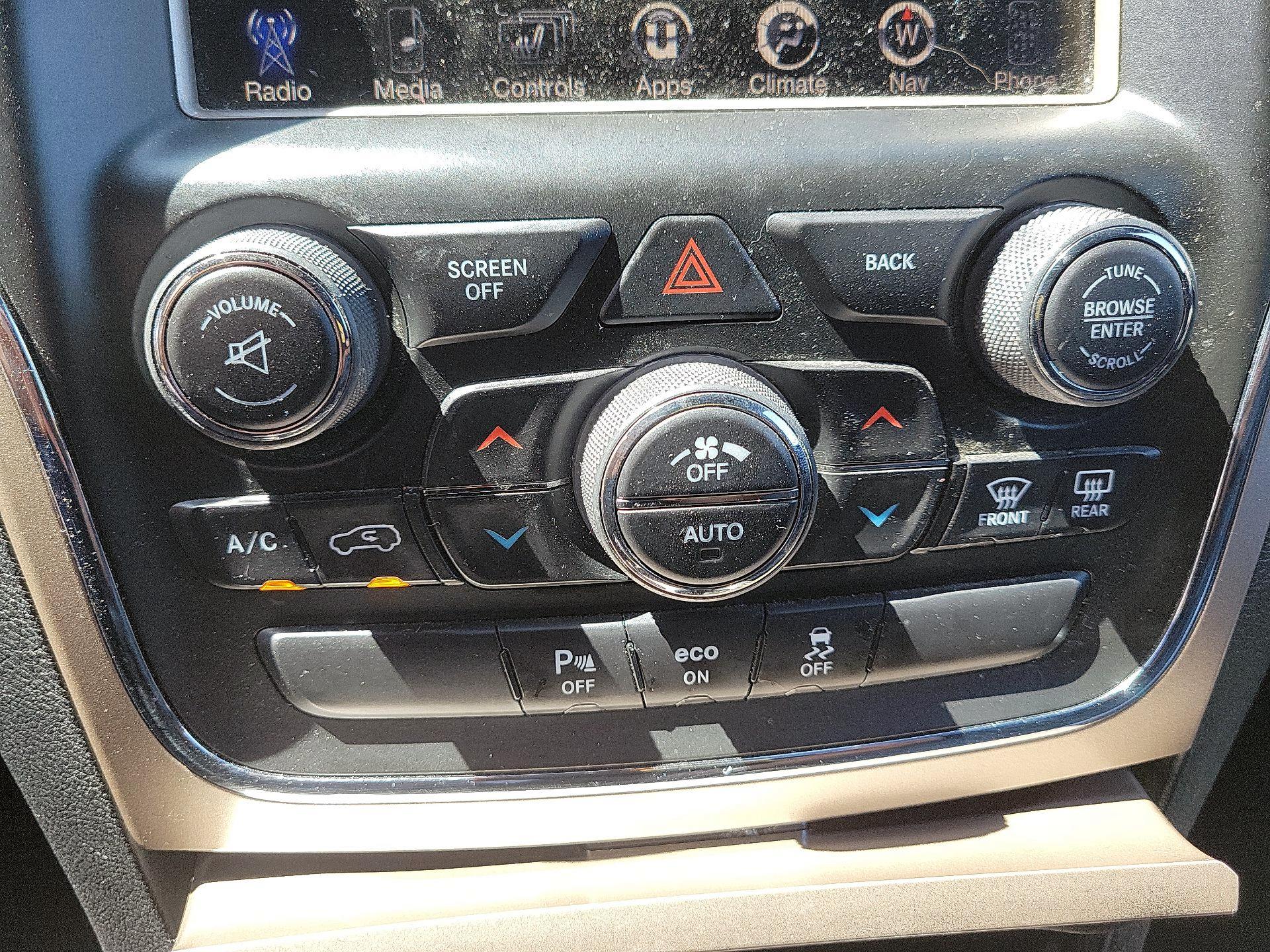 Thumbnail: 2015 Jeep Grand Cherokee - 17