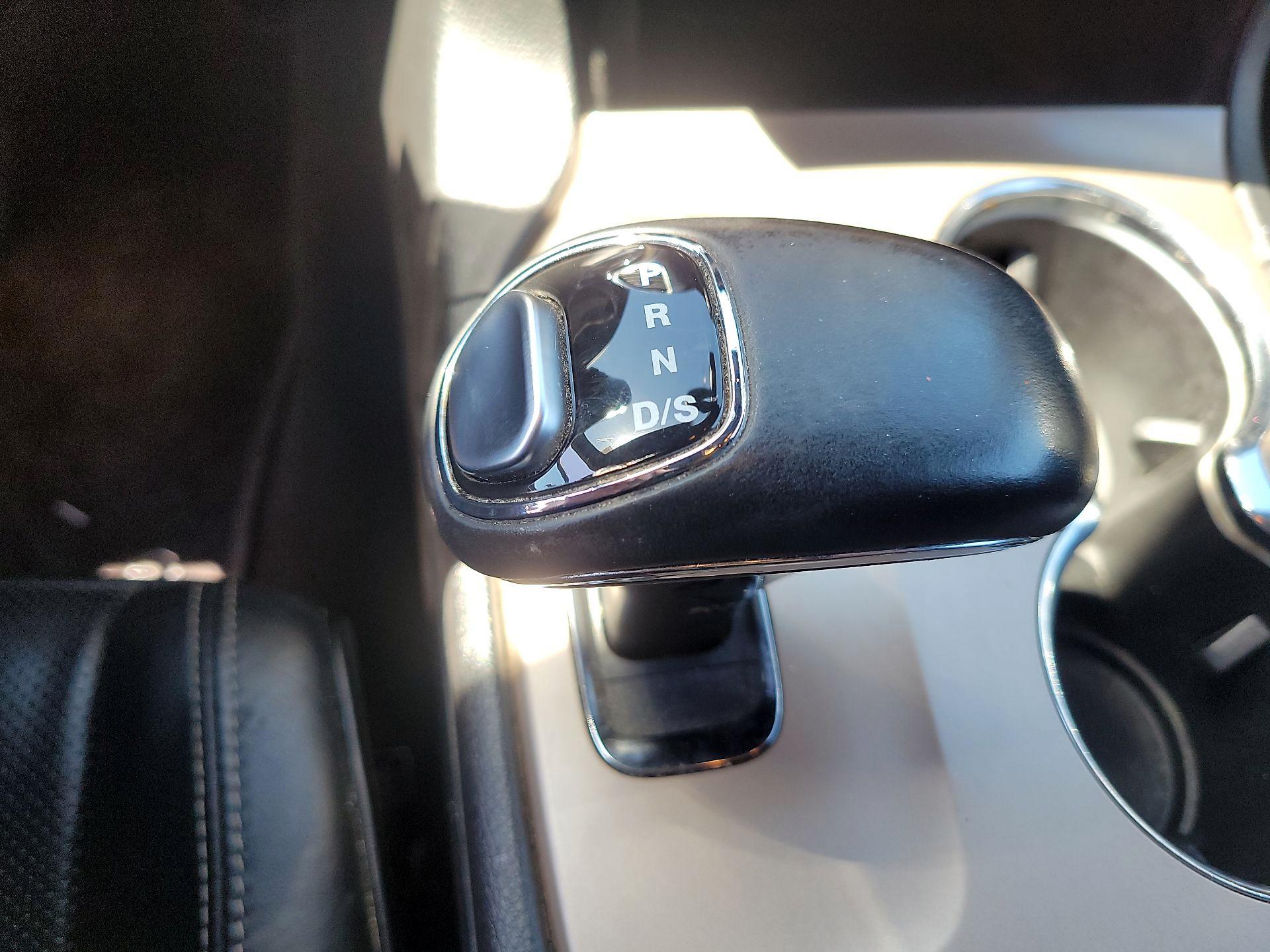 Thumbnail: 2015 Jeep Grand Cherokee - 18