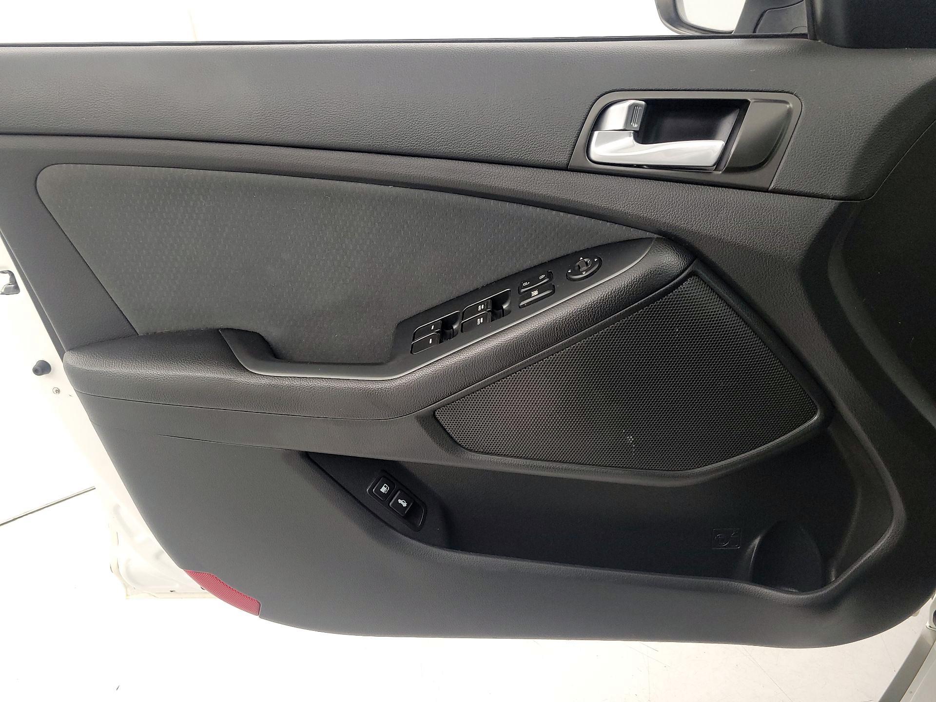 Thumbnail: 2015 Kia Optima - 12