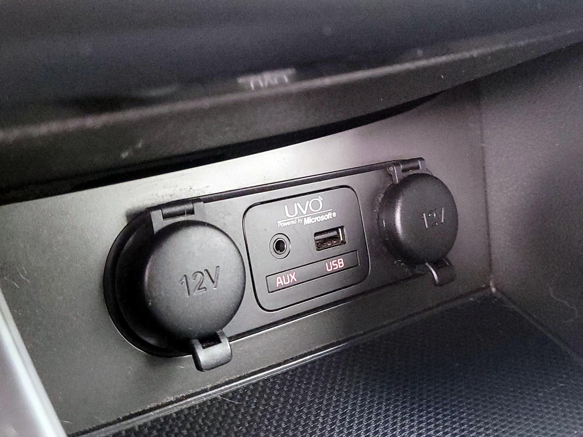 Thumbnail: 2015 Kia Optima - 18