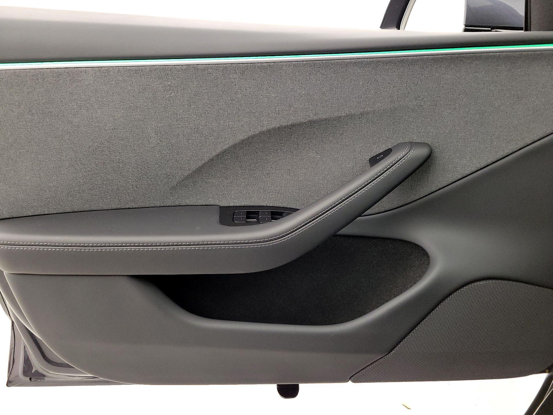 Thumbnail: 2025 Tesla Model 3 - 12