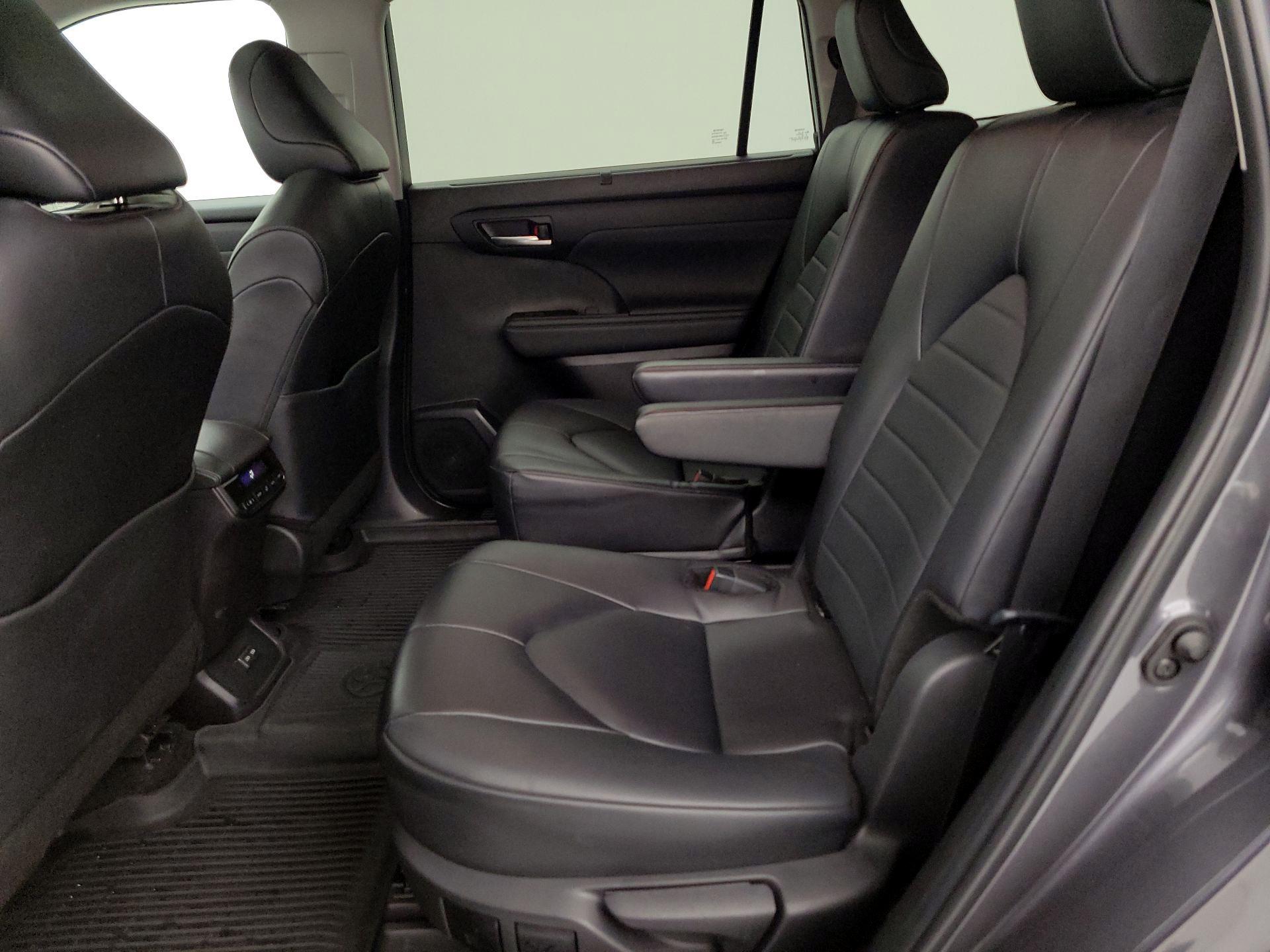 Thumbnail: 2024 Toyota Highlander - 20