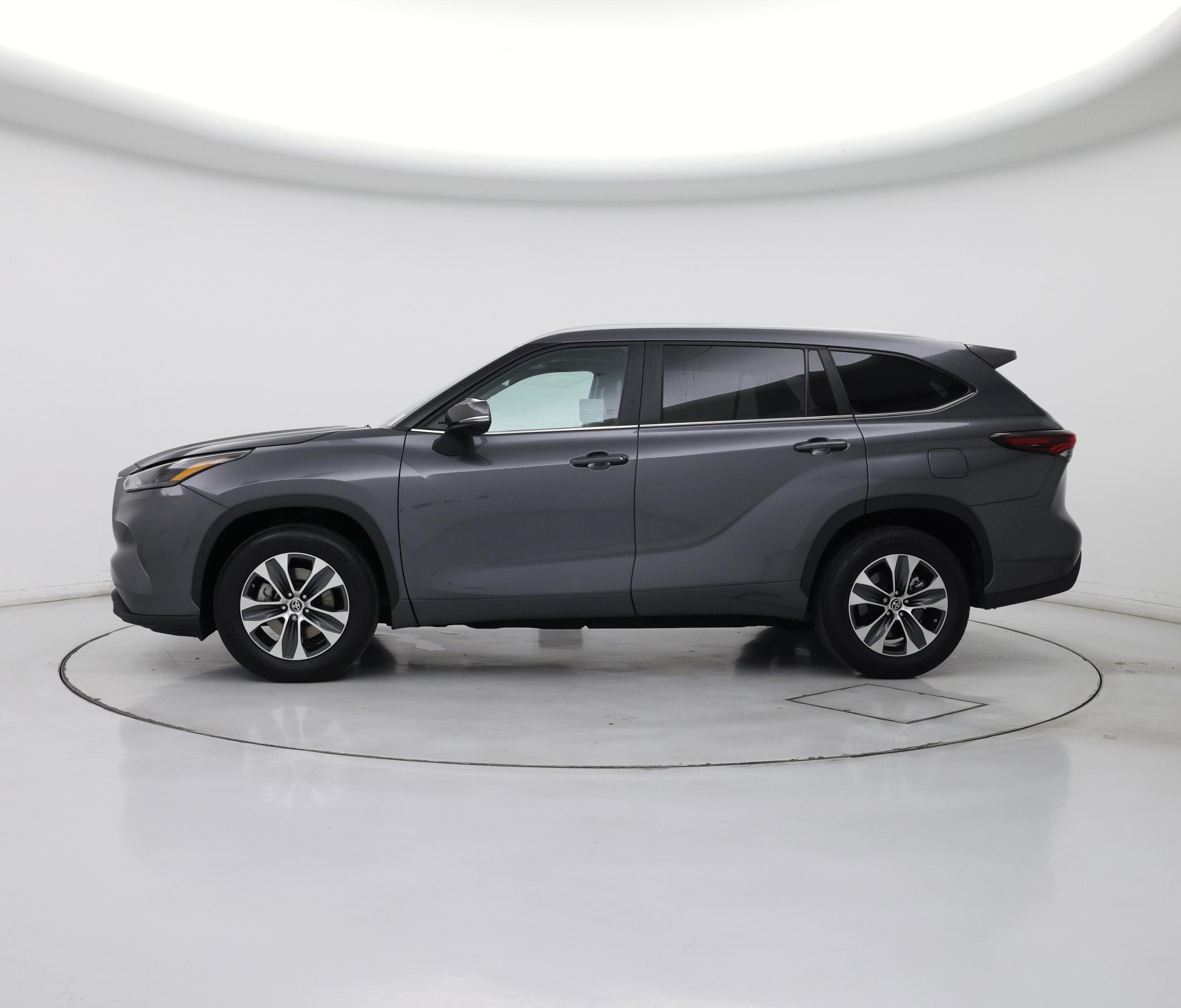 Thumbnail: 2024 Toyota Highlander - 3