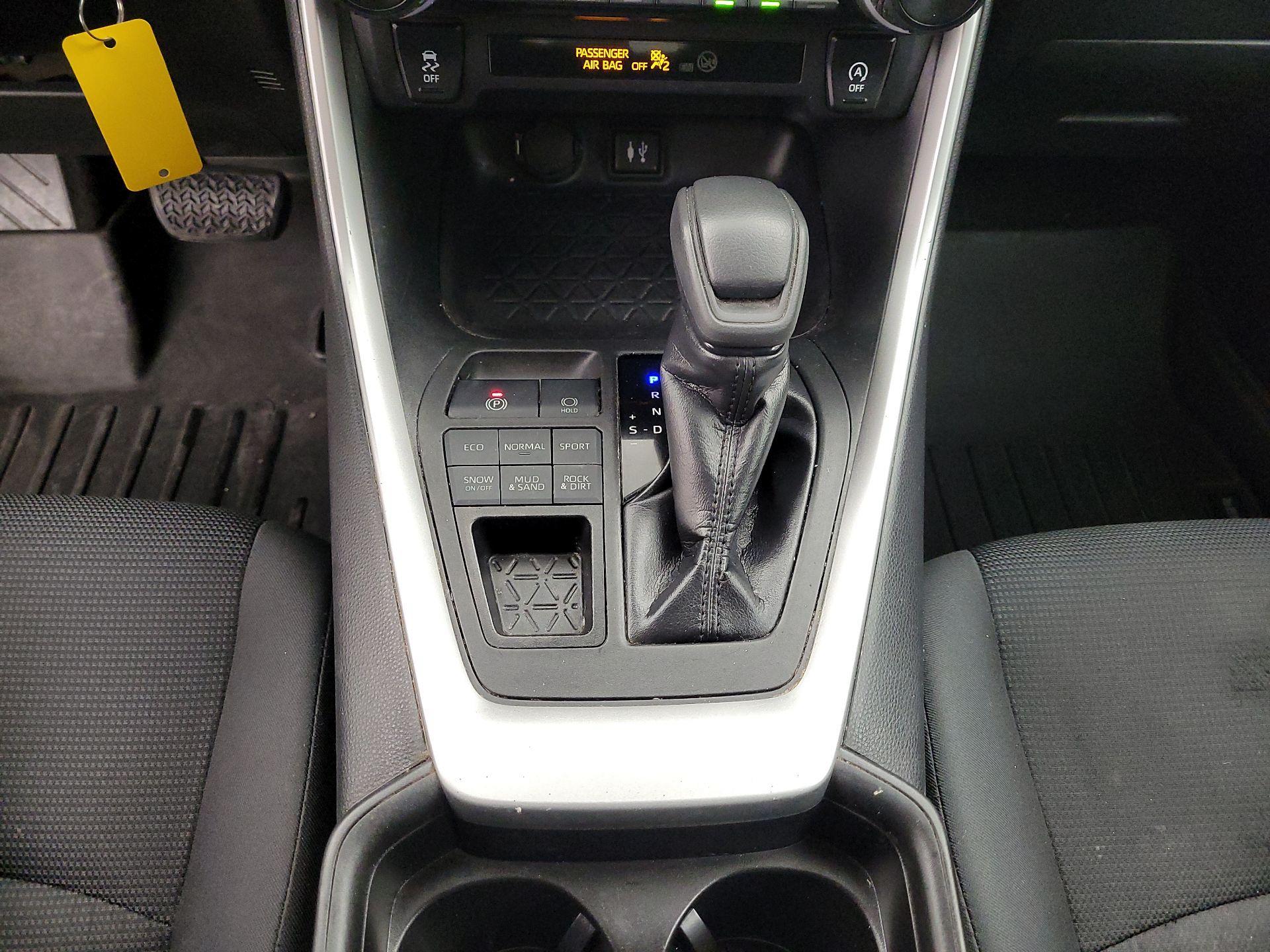 Thumbnail: 2019 Toyota RAV4 - 17