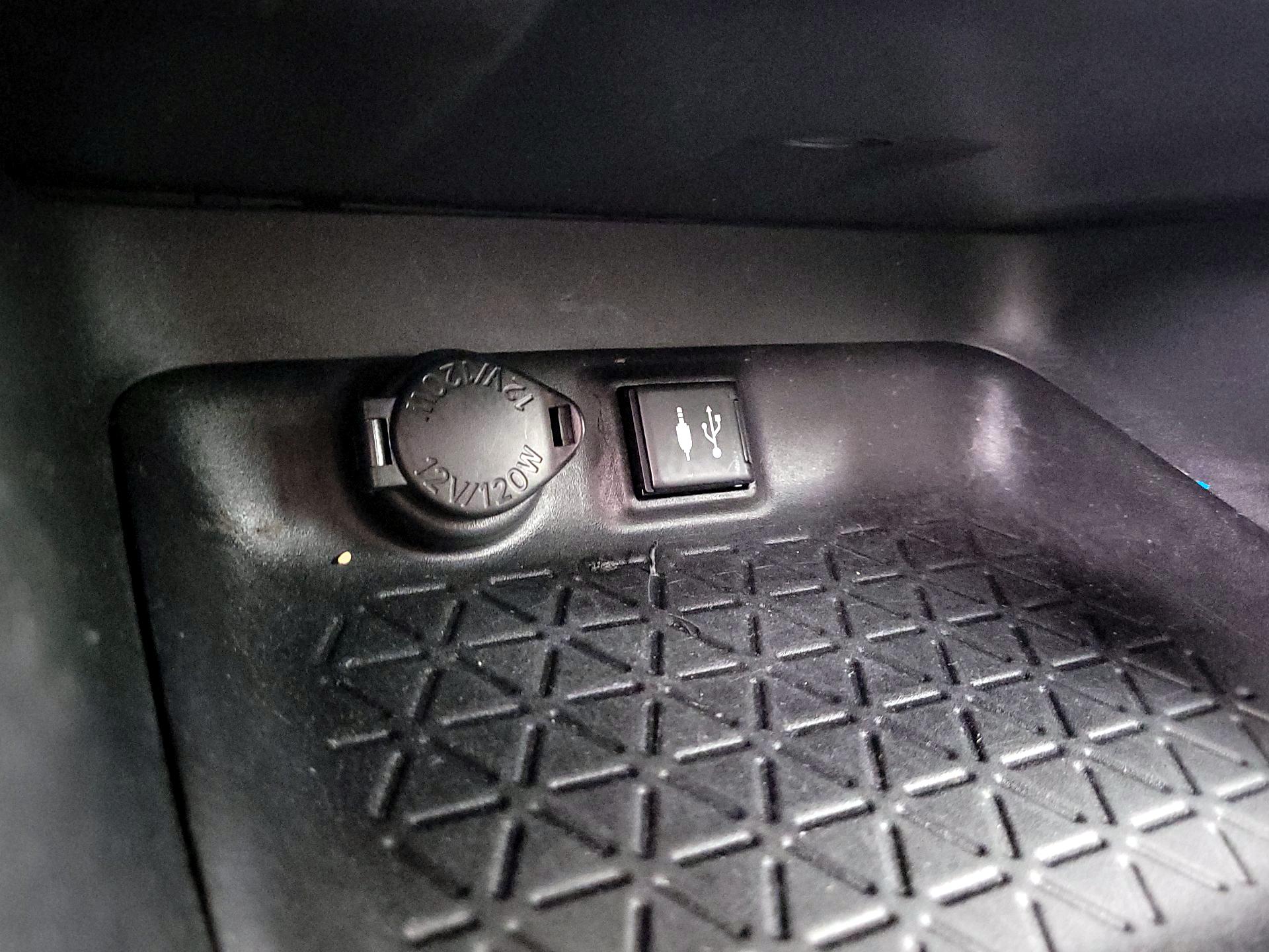 Thumbnail: 2019 Toyota RAV4 - 18