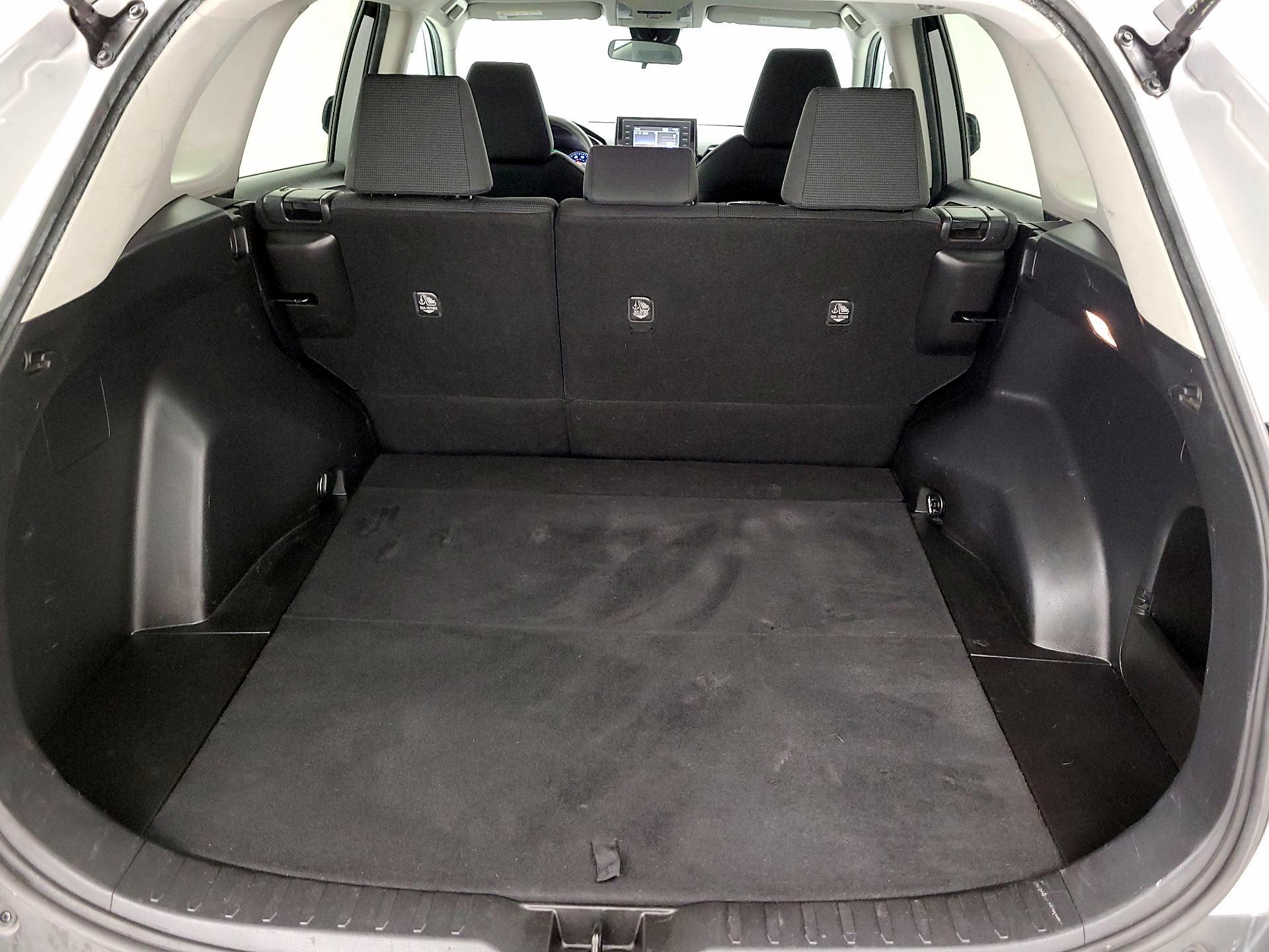 Thumbnail: 2019 Toyota RAV4 - 20