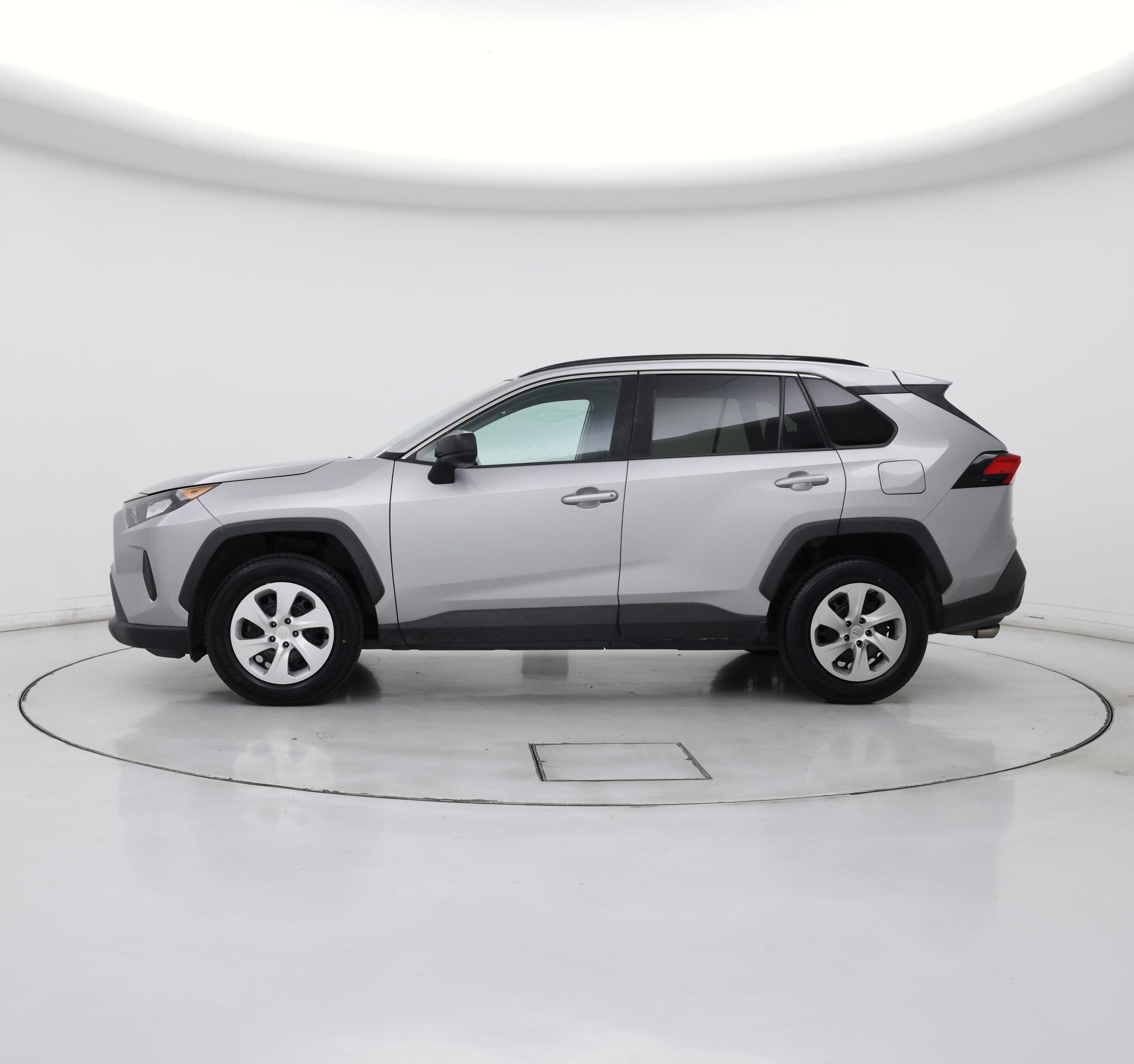 Thumbnail: 2019 Toyota RAV4 - 3