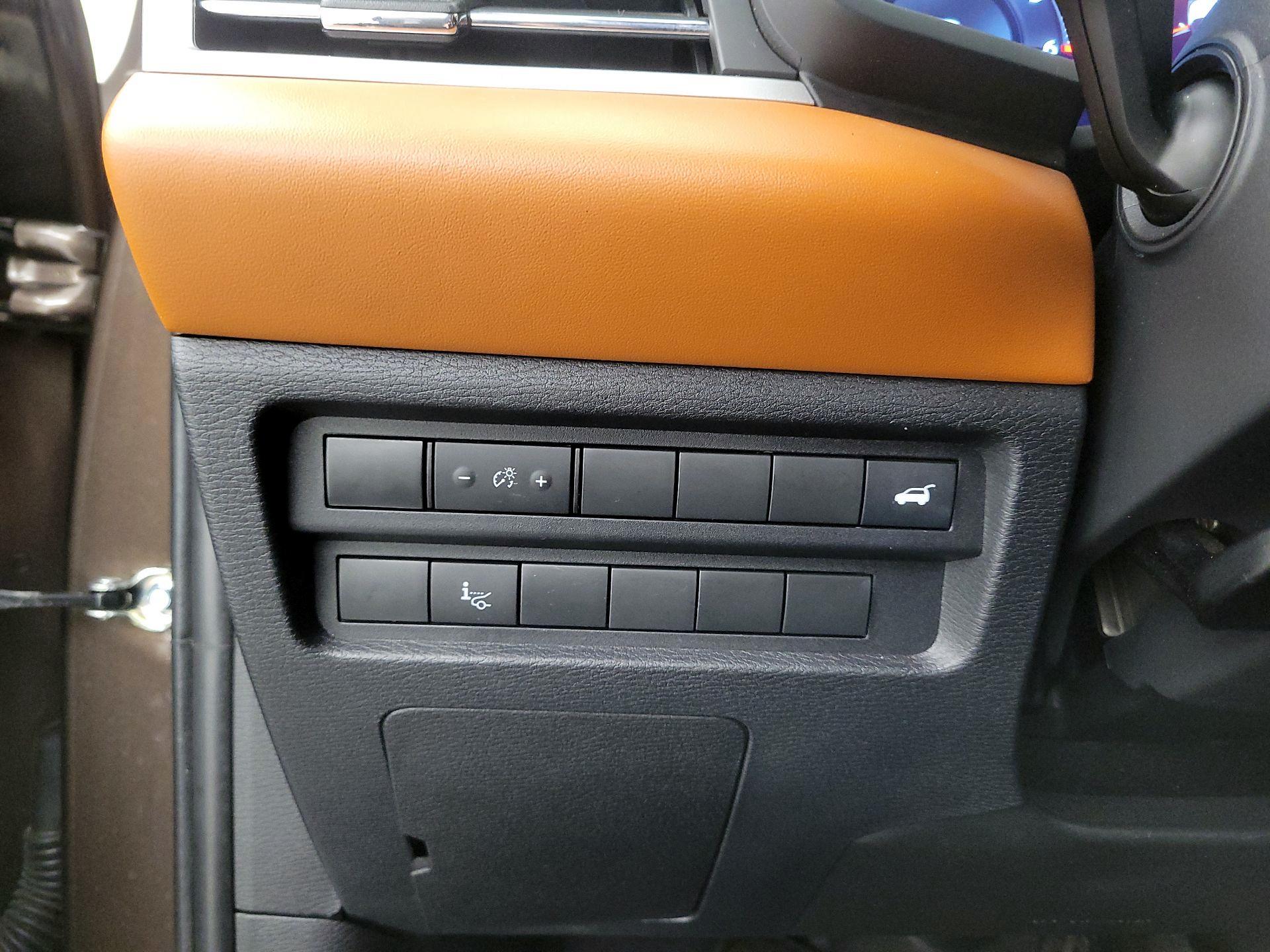 Thumbnail: 2022 Mitsubishi Outlander - 13